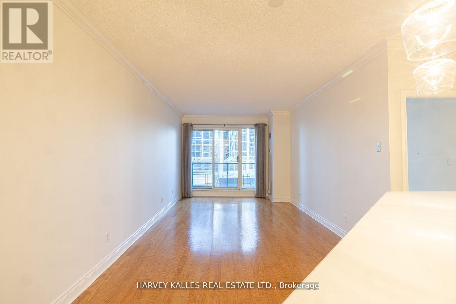 412 - 2 Aberfoyle Crescent, Toronto, Ontario M8X 2Z8 - Photo 5 - W12470823