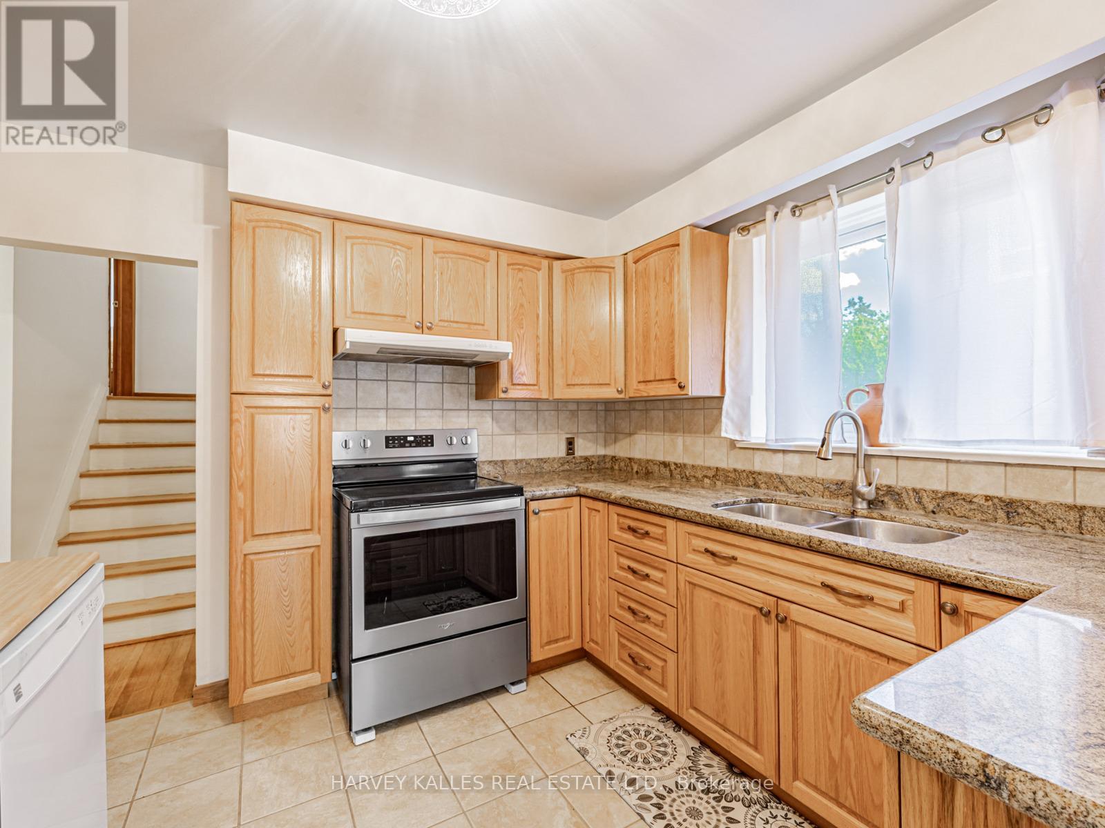 205 Vauxhall Drive, Toronto, Ontario M1P 1R6 - Photo 12 - E12472543