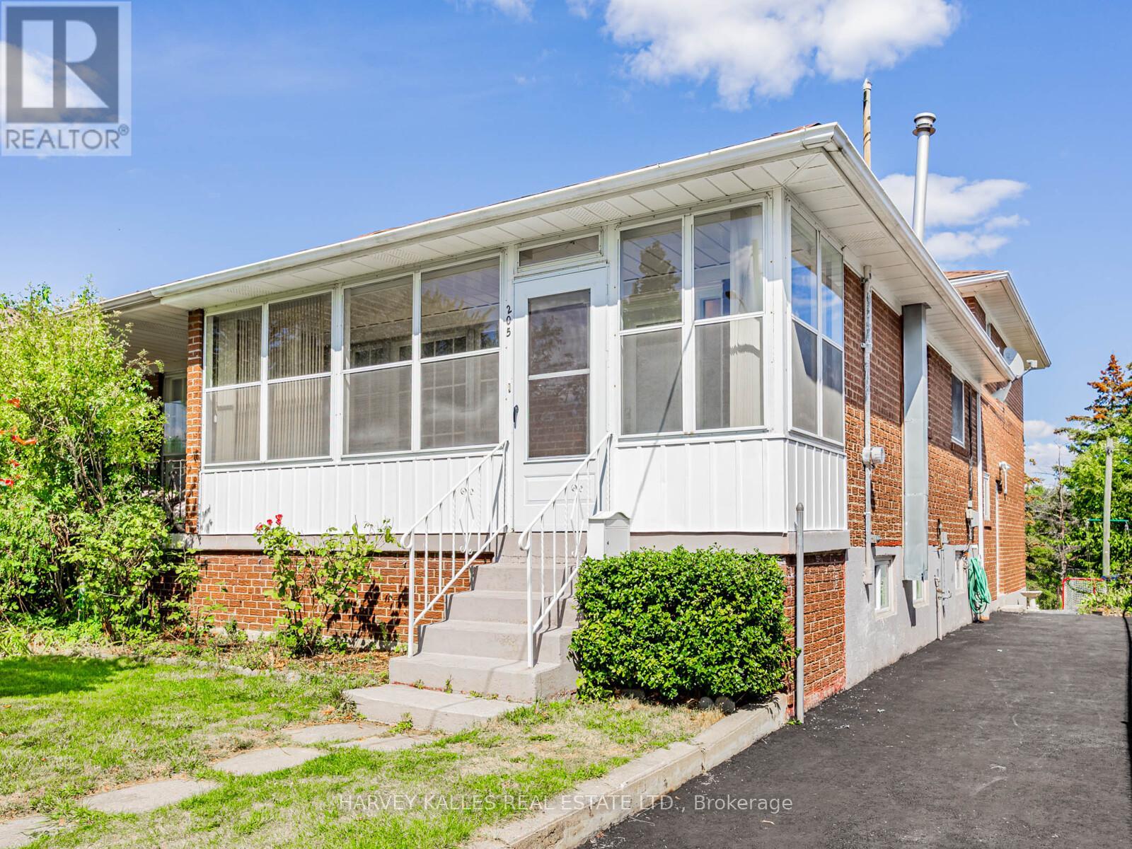 205 Vauxhall Drive, Toronto, Ontario M1P 1R6 - Photo 2 - E12472543