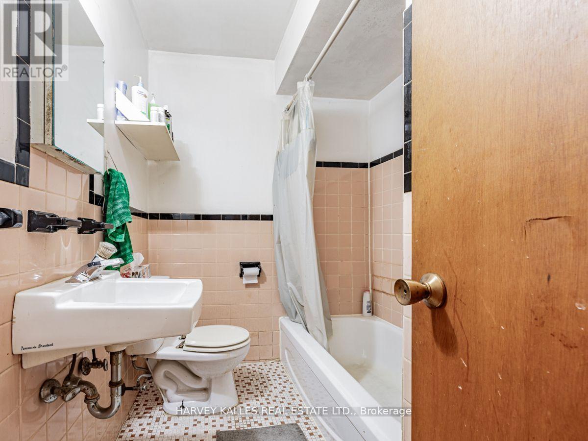 561-563 Danforth Road, Toronto, Ontario  M1K 1E1 - Photo 9 - E12472701