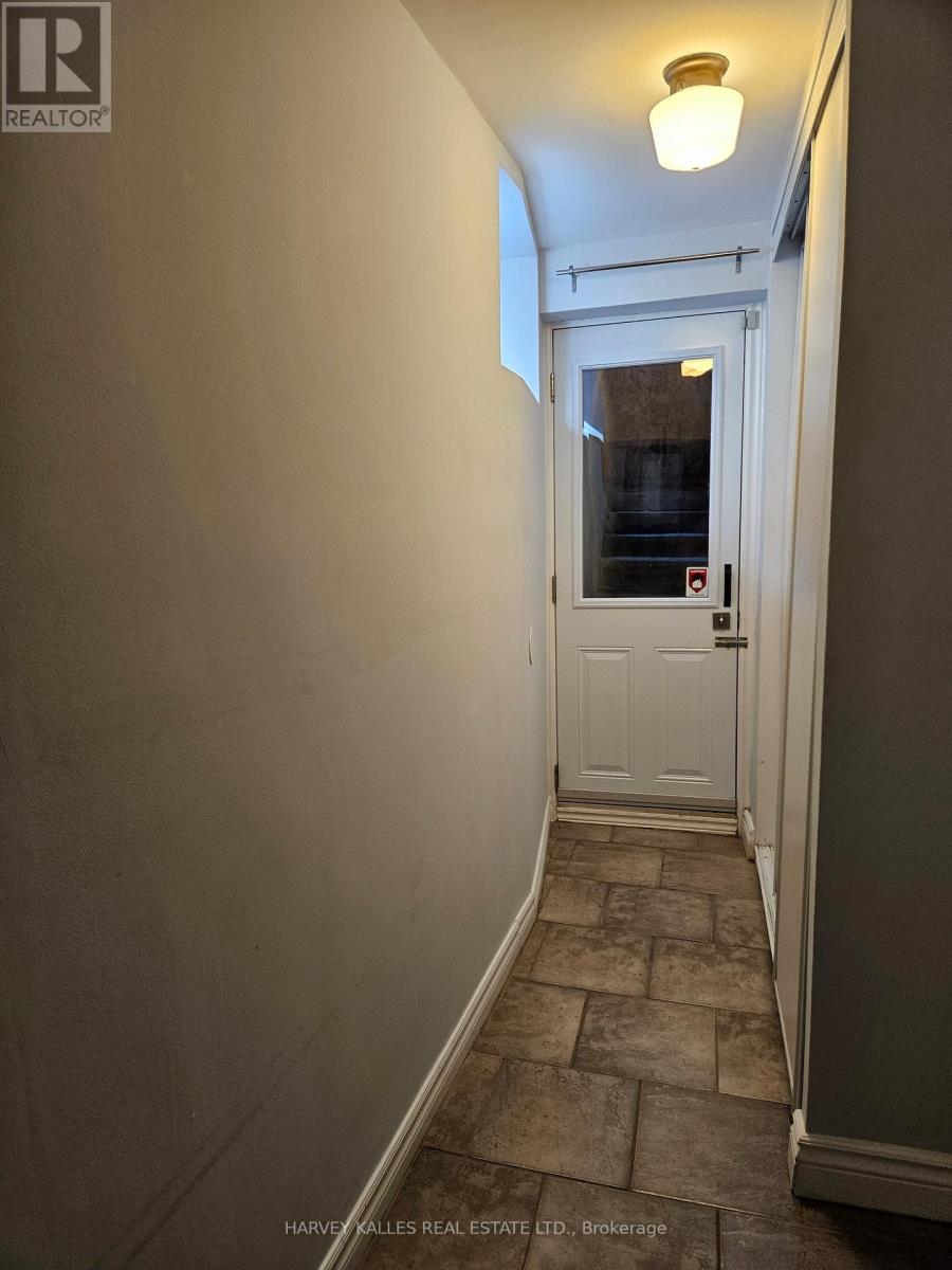 Lower - 85 Lanark Avenue, Toronto, Ontario  M6E 2G3 - Photo 3 - C12473371