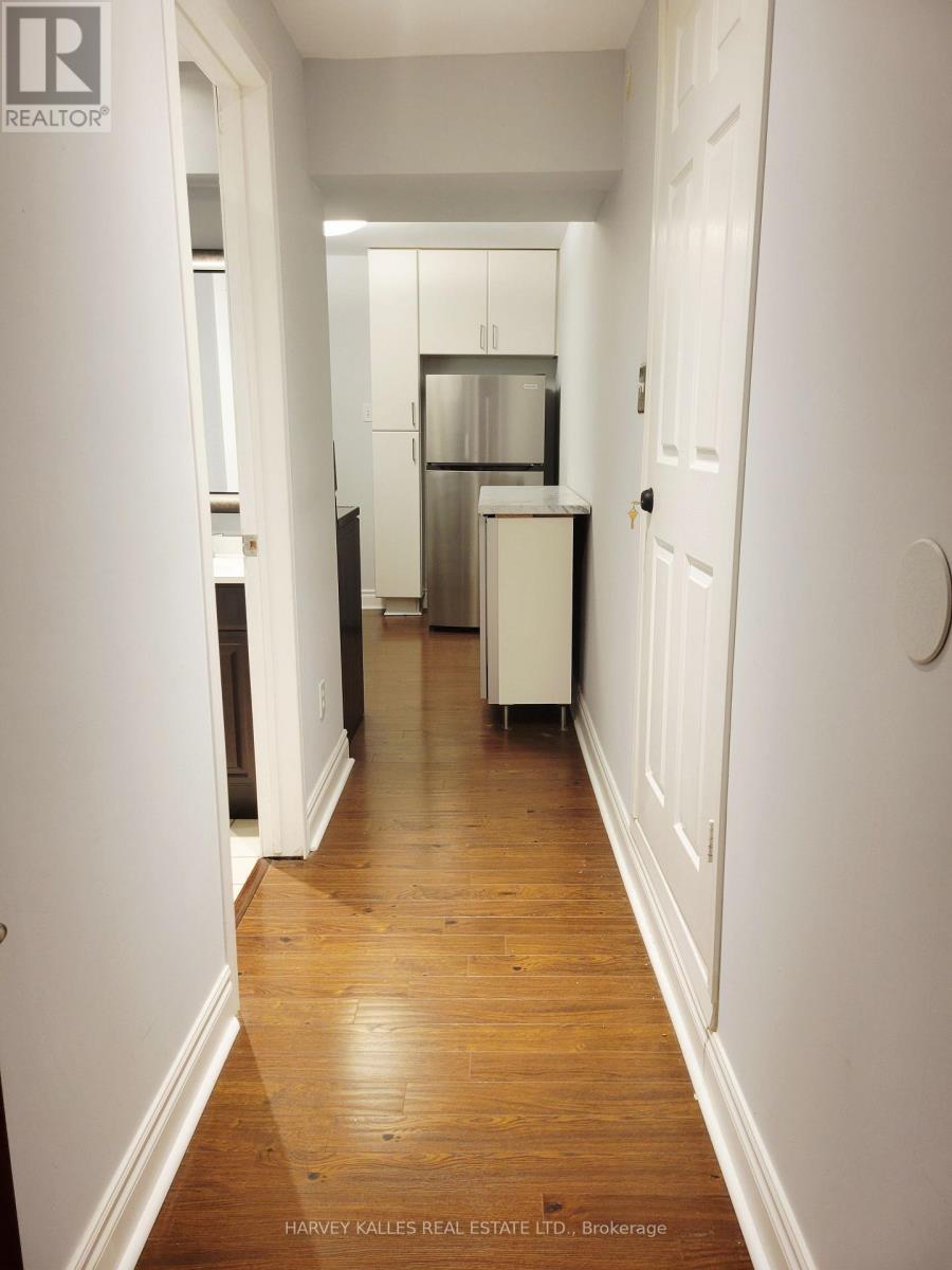 Lower - 85 Lanark Avenue, Toronto, Ontario  M6E 2G3 - Photo 4 - C12473371