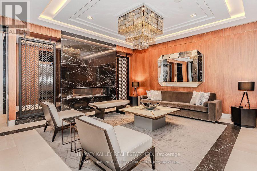 501 - 2025 Maria Street, Burlington, Ontario  L7R 0E9 - Photo 3 - W12474381