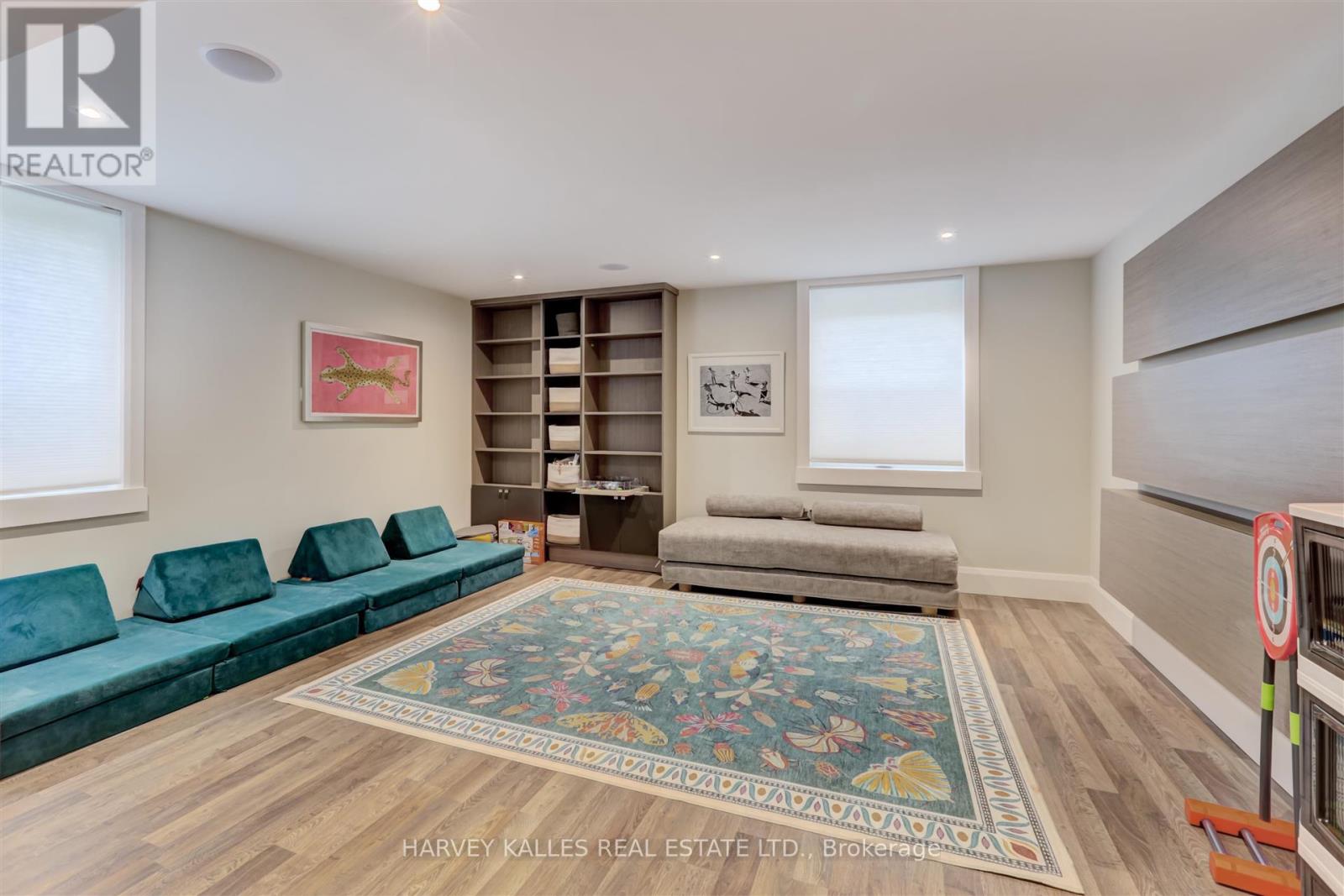 366 Galt Avenue, Oakville, Ontario L6J 3P3 - Photo 23 - W12478023