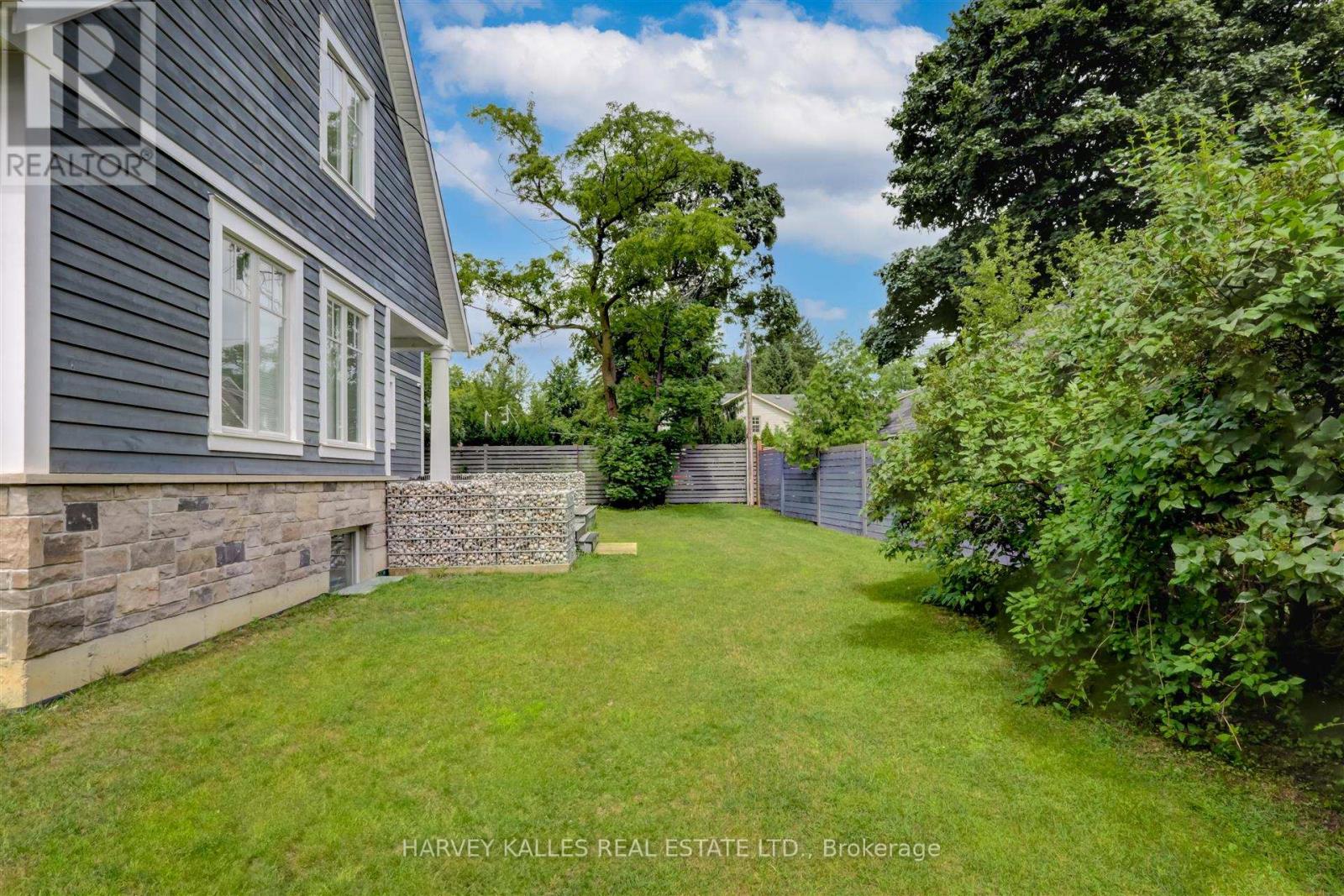 366 Galt Avenue, Oakville, Ontario L6J 3P3 - Photo 30 - W12478023