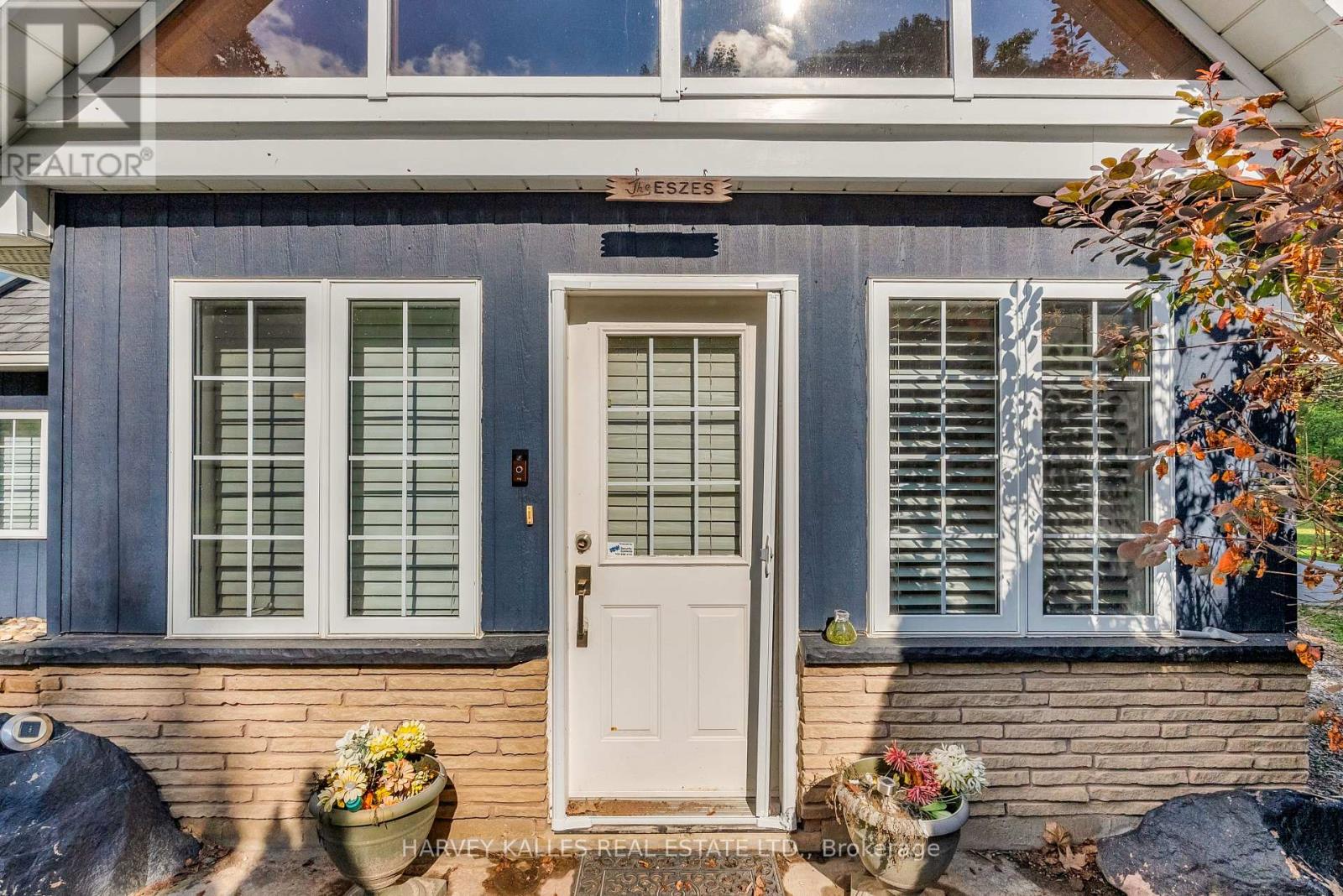 8 Oak Drive, Puslinch, Ontario N0B 2J0 - Photo 10 - X12478056