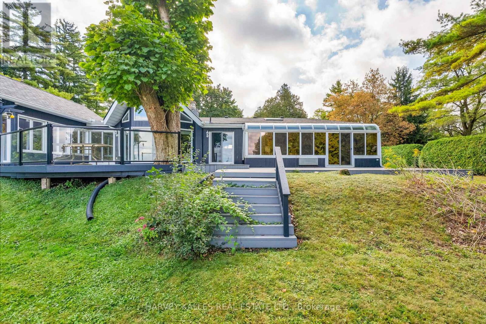 8 Oak Drive, Puslinch, Ontario N0B 2J0 - Photo 17 - X12478056