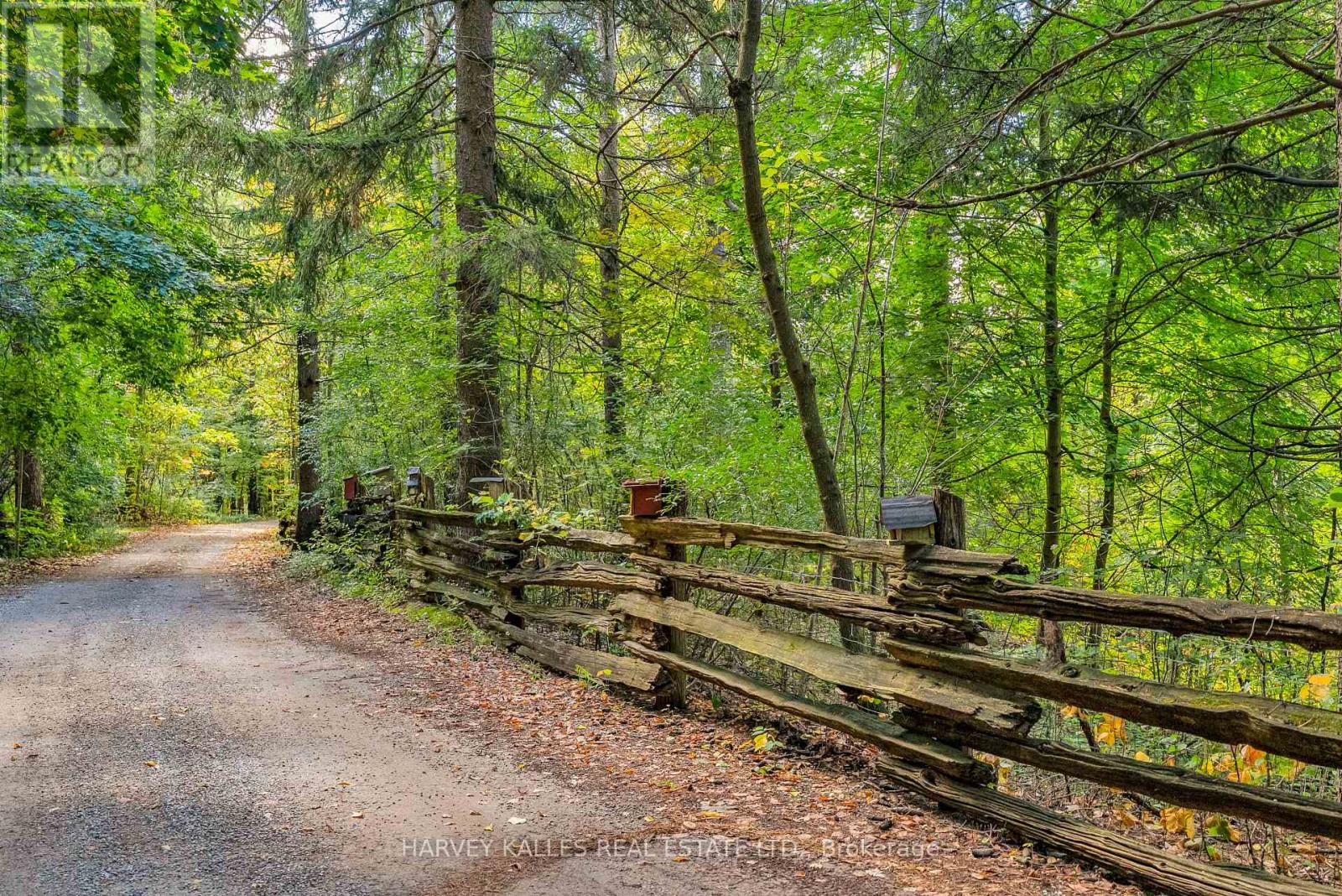 8 Oak Drive, Puslinch, Ontario N0B 2J0 - Photo 32 - X12478056