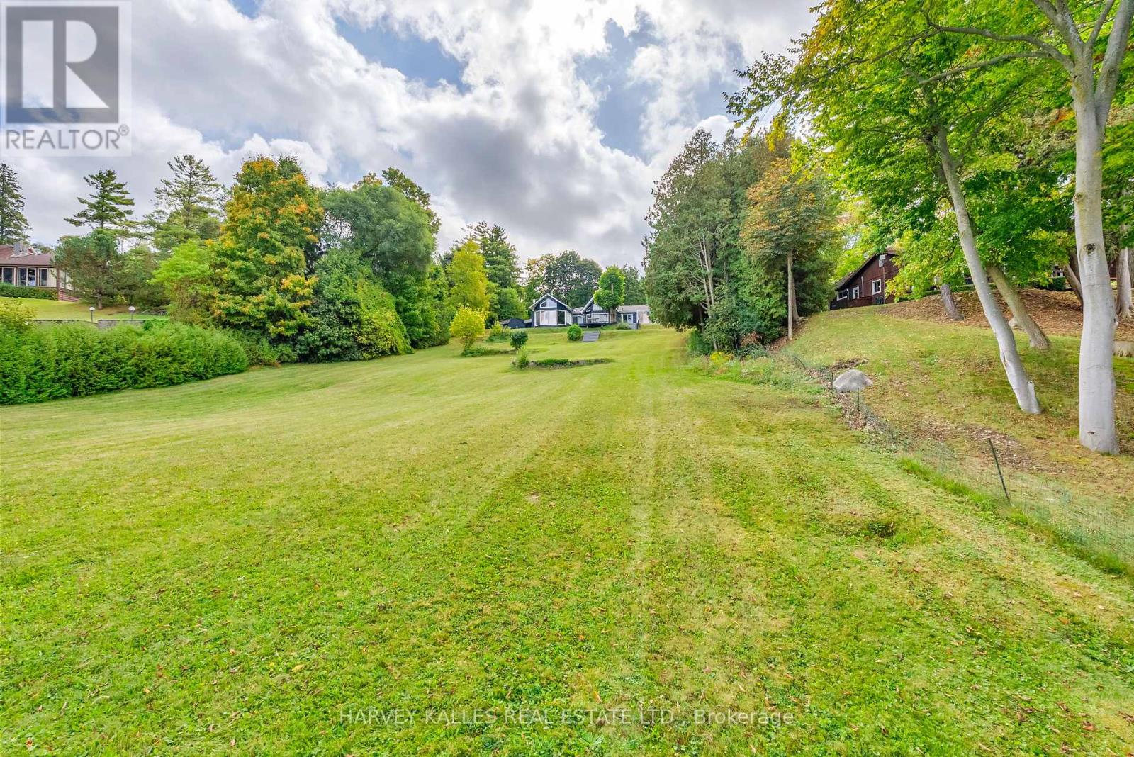 8 Oak Drive, Puslinch, Ontario N0B 2J0 - Photo 36 - X12478056