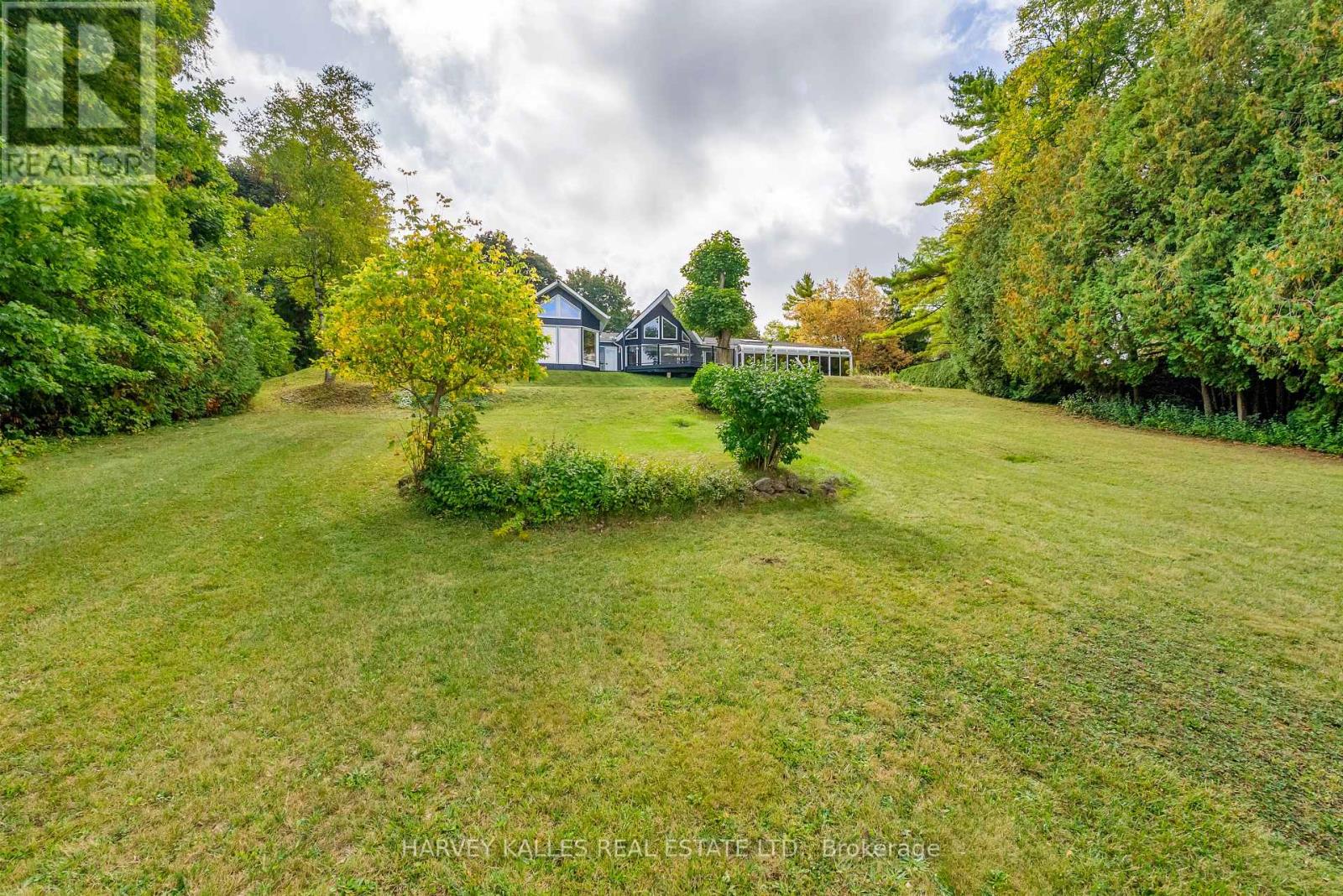 8 Oak Drive, Puslinch, Ontario N0B 2J0 - Photo 39 - X12478056