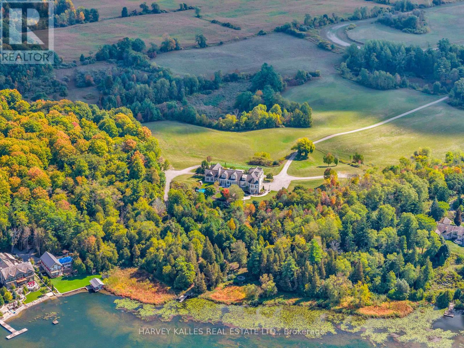 8 Oak Drive, Puslinch, Ontario N0B 2J0 - Photo 4 - X12478056