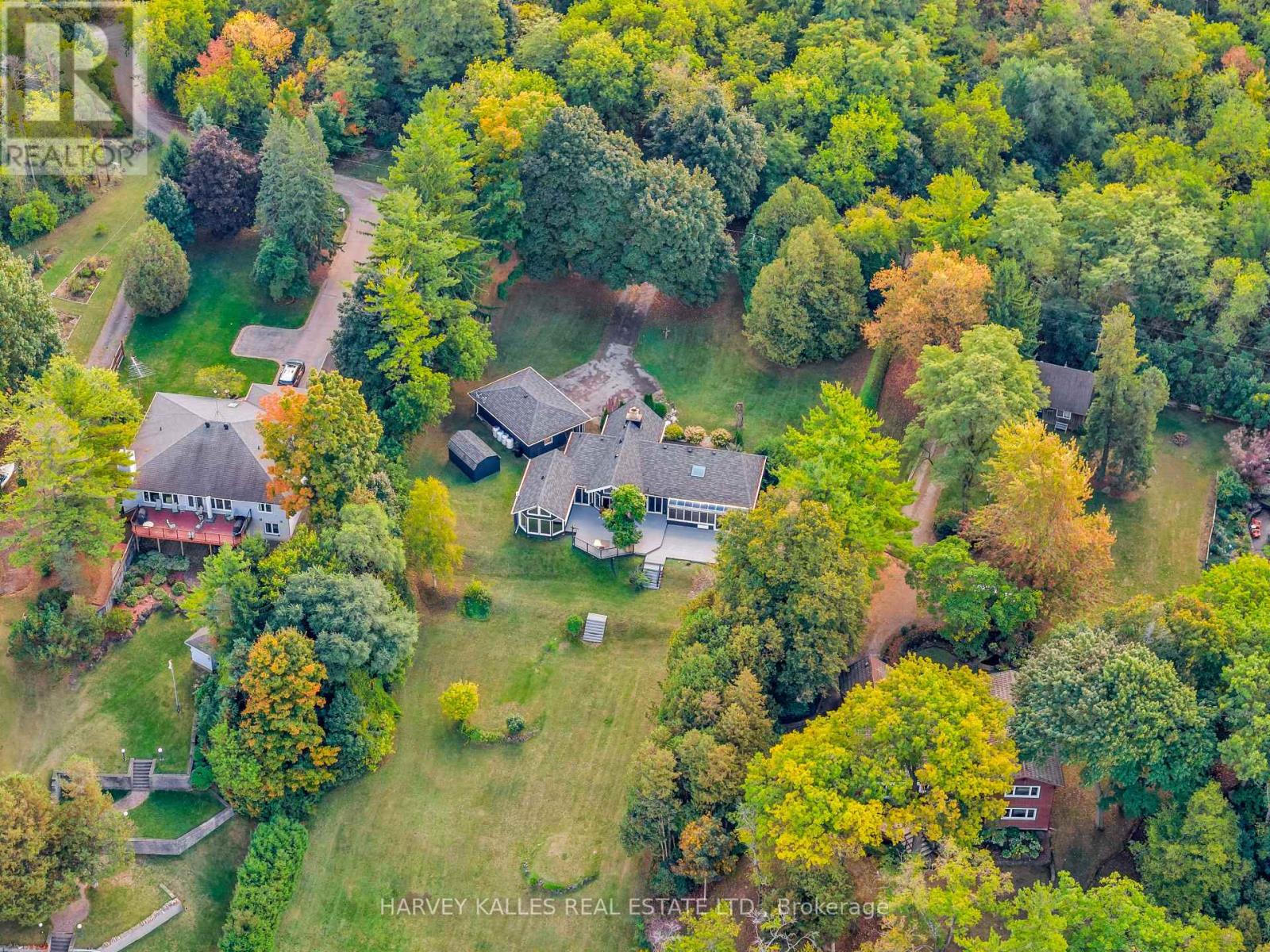 8 Oak Drive, Puslinch, Ontario N0B 2J0 - Photo 6 - X12478056