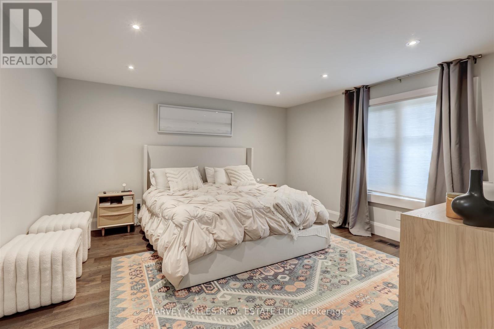 366 Galt Avenue, Oakville, Ontario L6J 3P3 - Photo 15 - W12478474