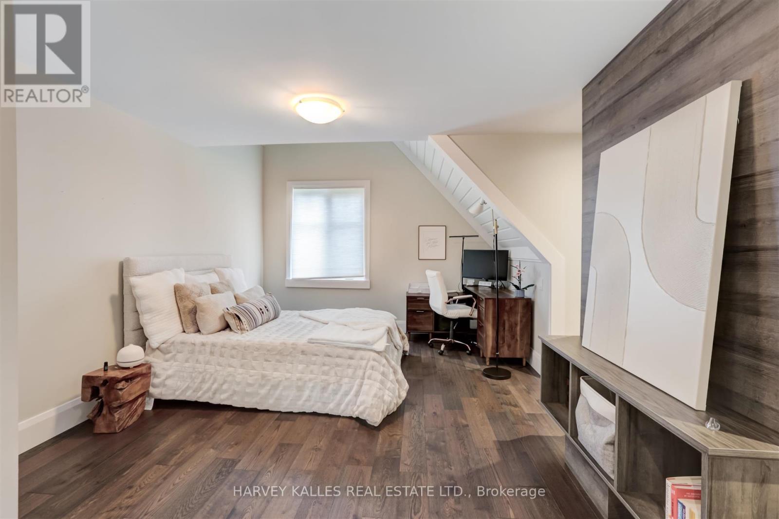 366 Galt Avenue, Oakville, Ontario L6J 3P3 - Photo 21 - W12478474