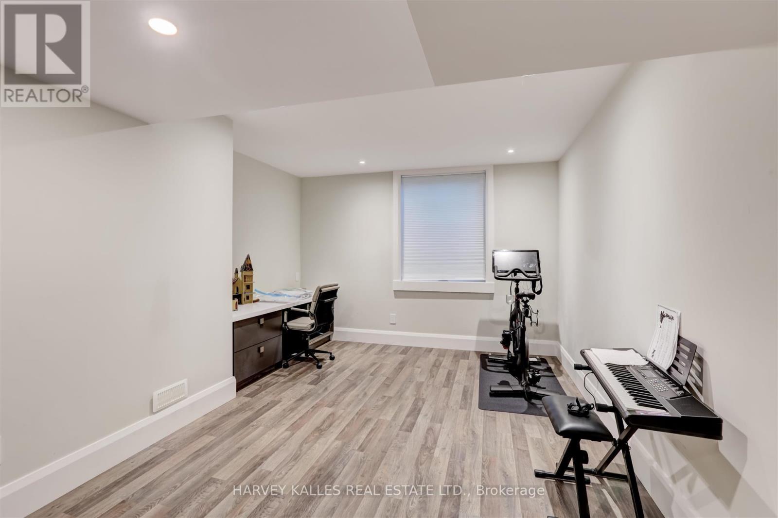 366 Galt Avenue, Oakville, Ontario L6J 3P3 - Photo 24 - W12478474