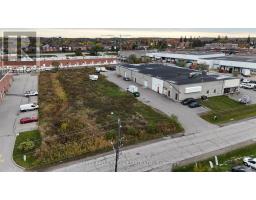 589 STEVEN COURT, Newmarket, Ontario