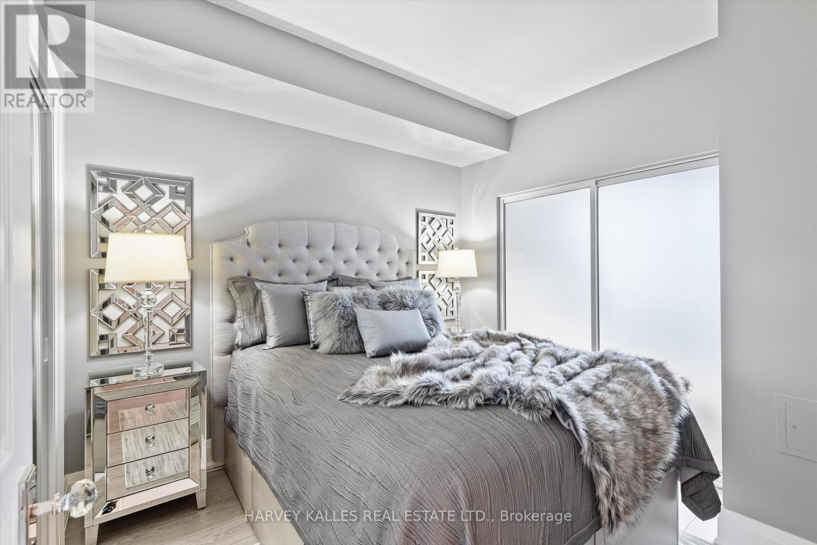 1205 - 1121 Bay Street, Toronto, Ontario  M5S 2B3 - Photo 15 - C12483266