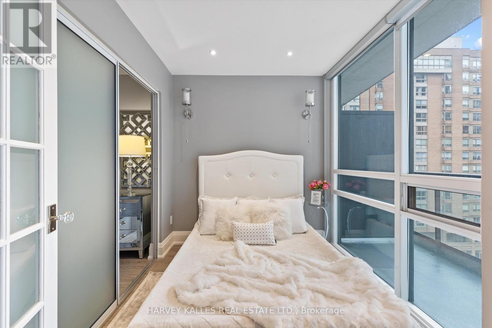 1205 - 1121 Bay Street, Toronto, Ontario  M5S 2B3 - Photo 19 - C12483266