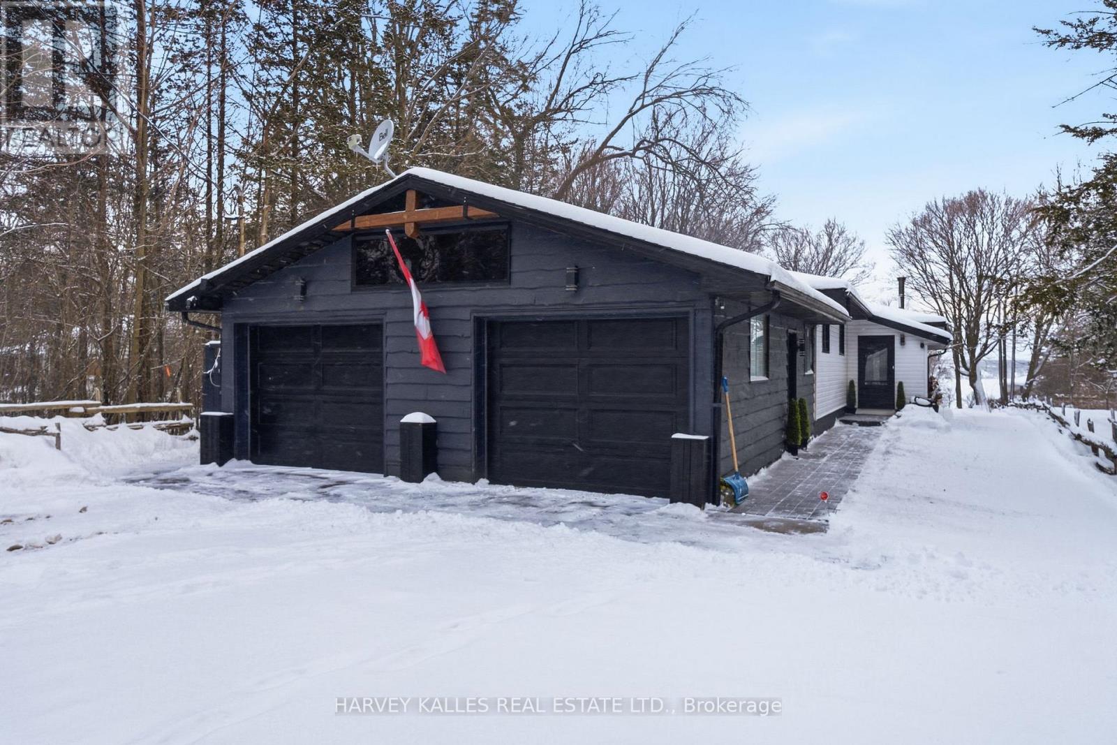 12130 LOYALIST PARKWAY, Prince Edward County, Ontario