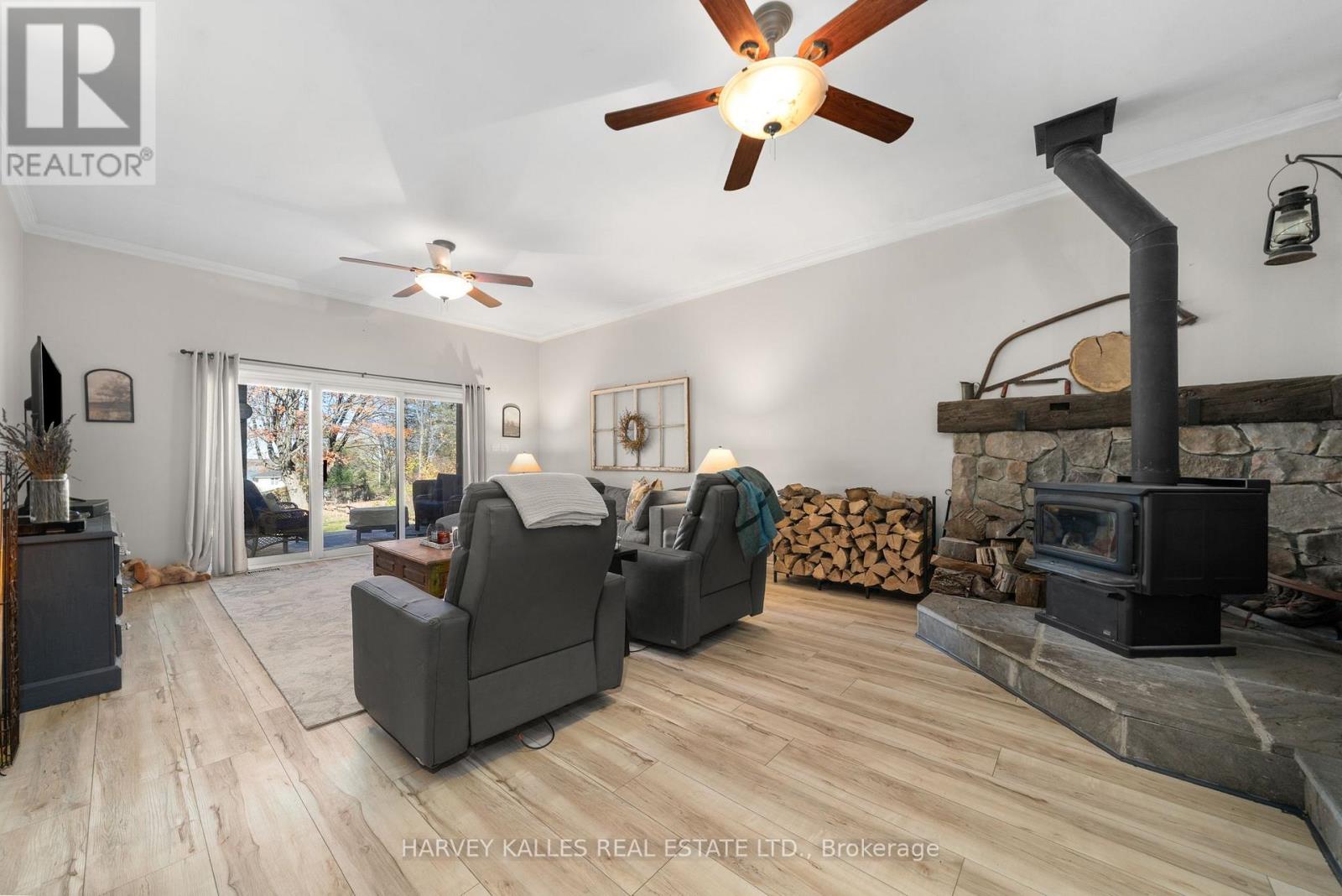 12130 Loyalist Parkway, Prince Edward County, Ontario K0K 2T0 - Photo 10 - X12491884