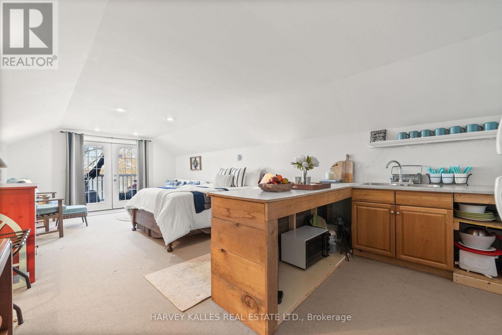 12130 Loyalist Parkway, Prince Edward County, Ontario K0K 2T0 - Photo 32 - X12491884