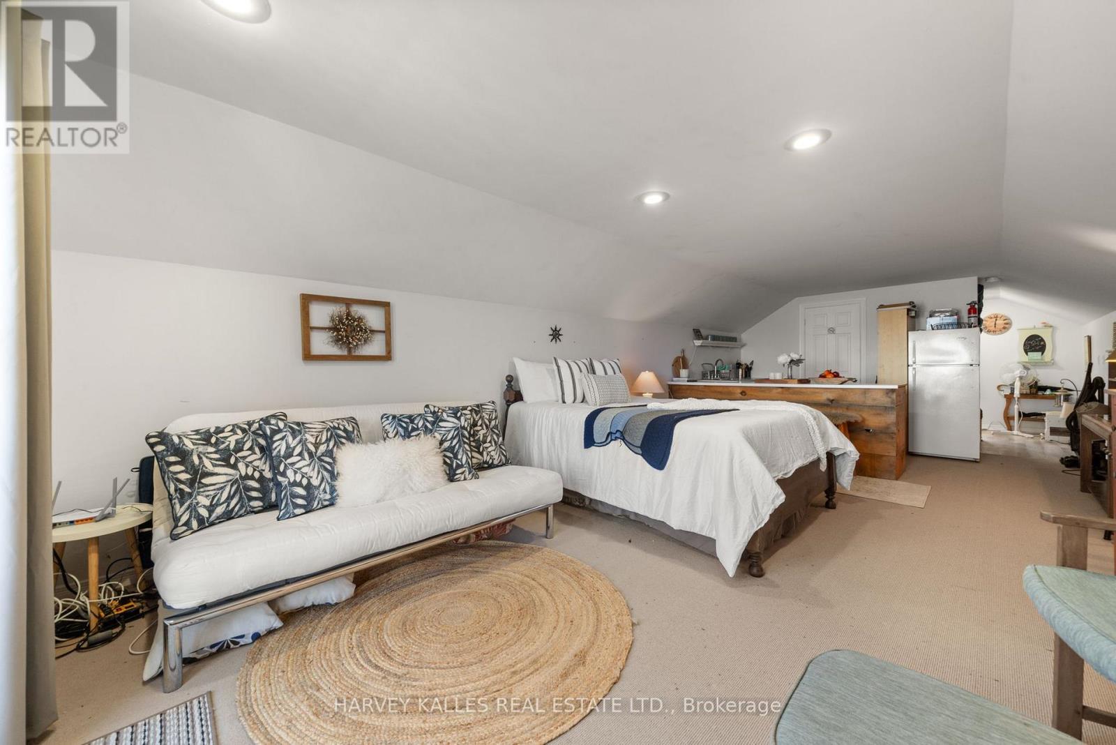 12130 Loyalist Parkway, Prince Edward County, Ontario K0K 2T0 - Photo 35 - X12491884