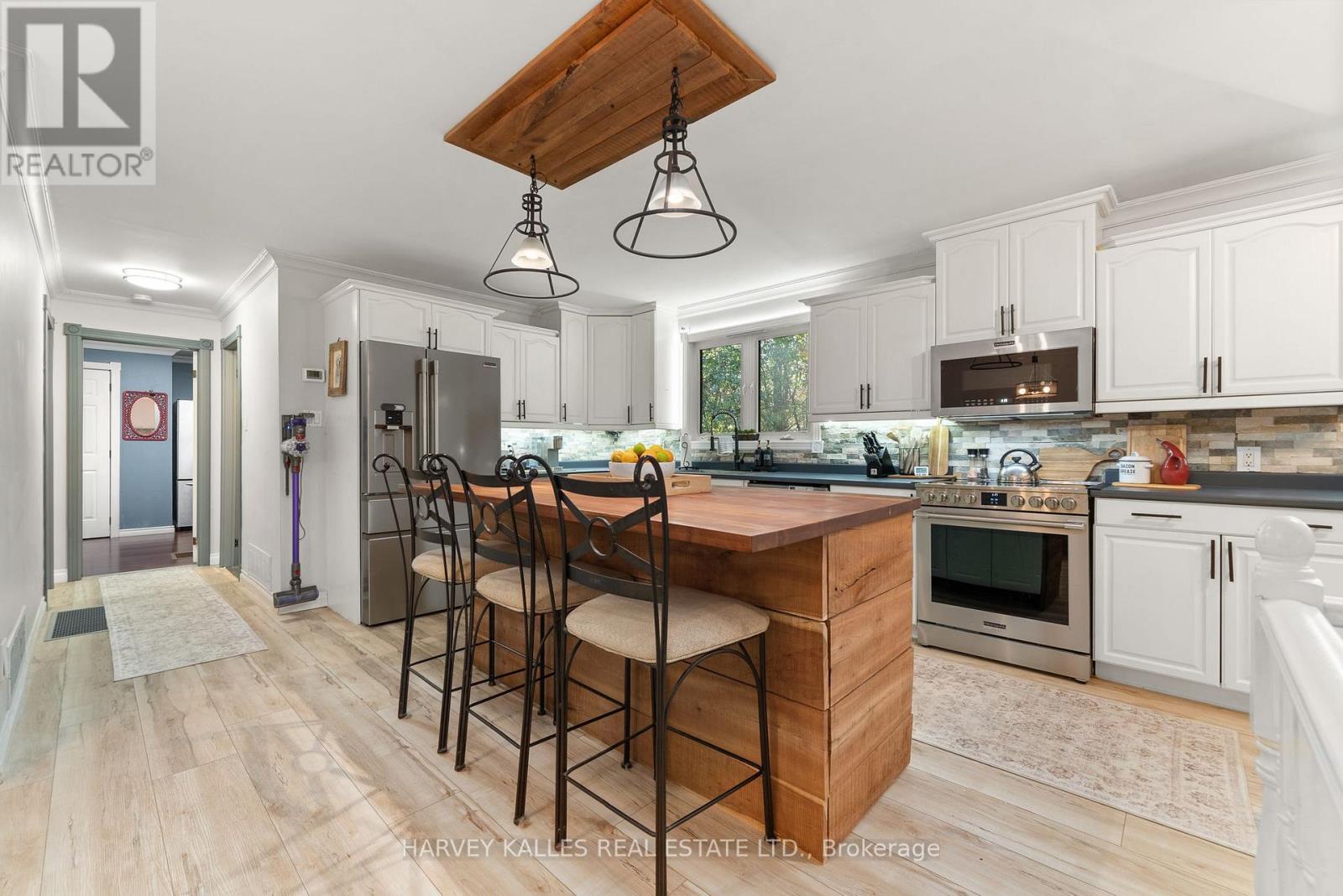 12130 Loyalist Parkway, Prince Edward County, Ontario K0K 2T0 - Photo 5 - X12491884