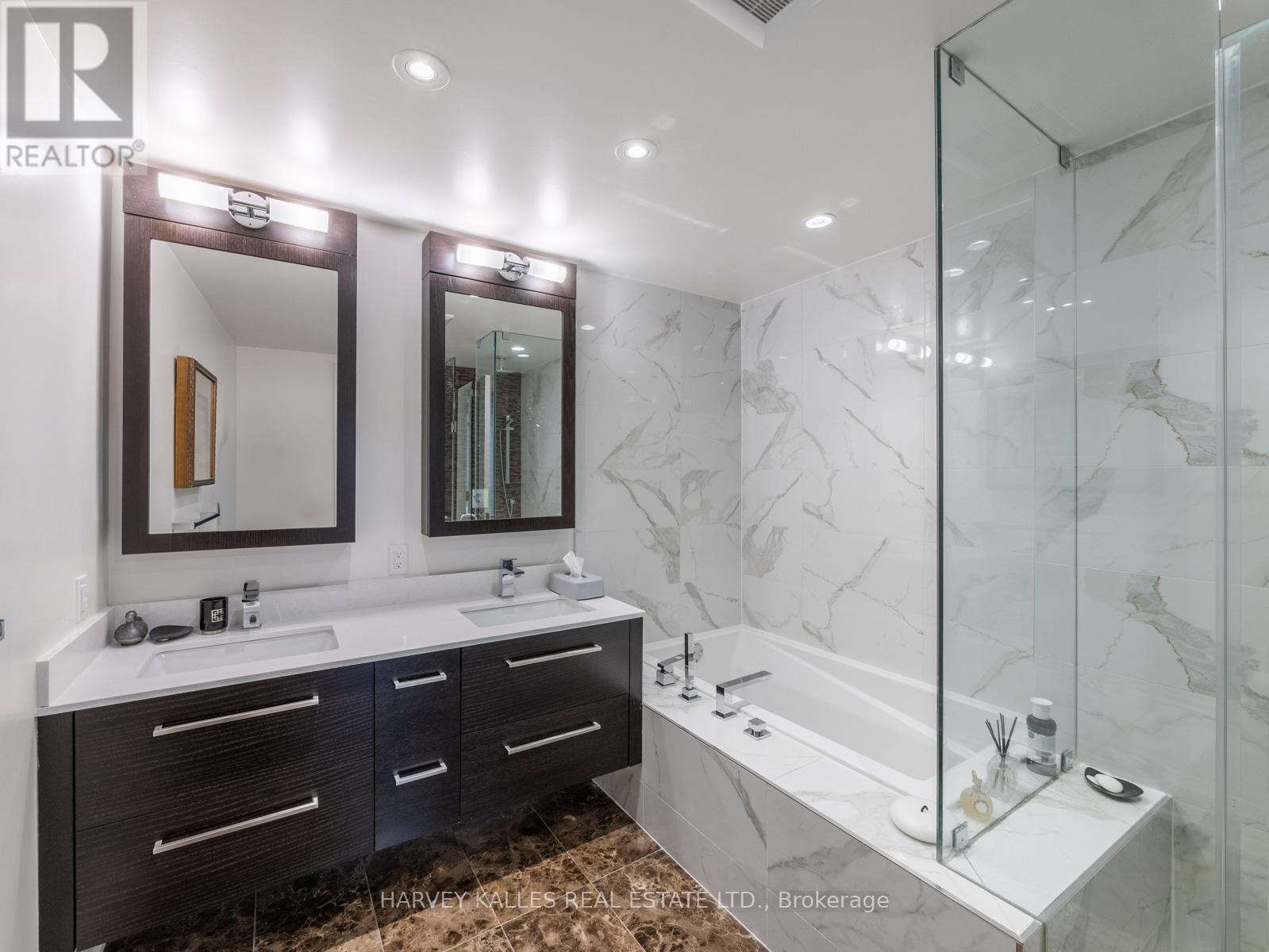 A - 2460 Bayview Avenue, Toronto, Ontario M2L 0A3 - Photo 31 - C12493702