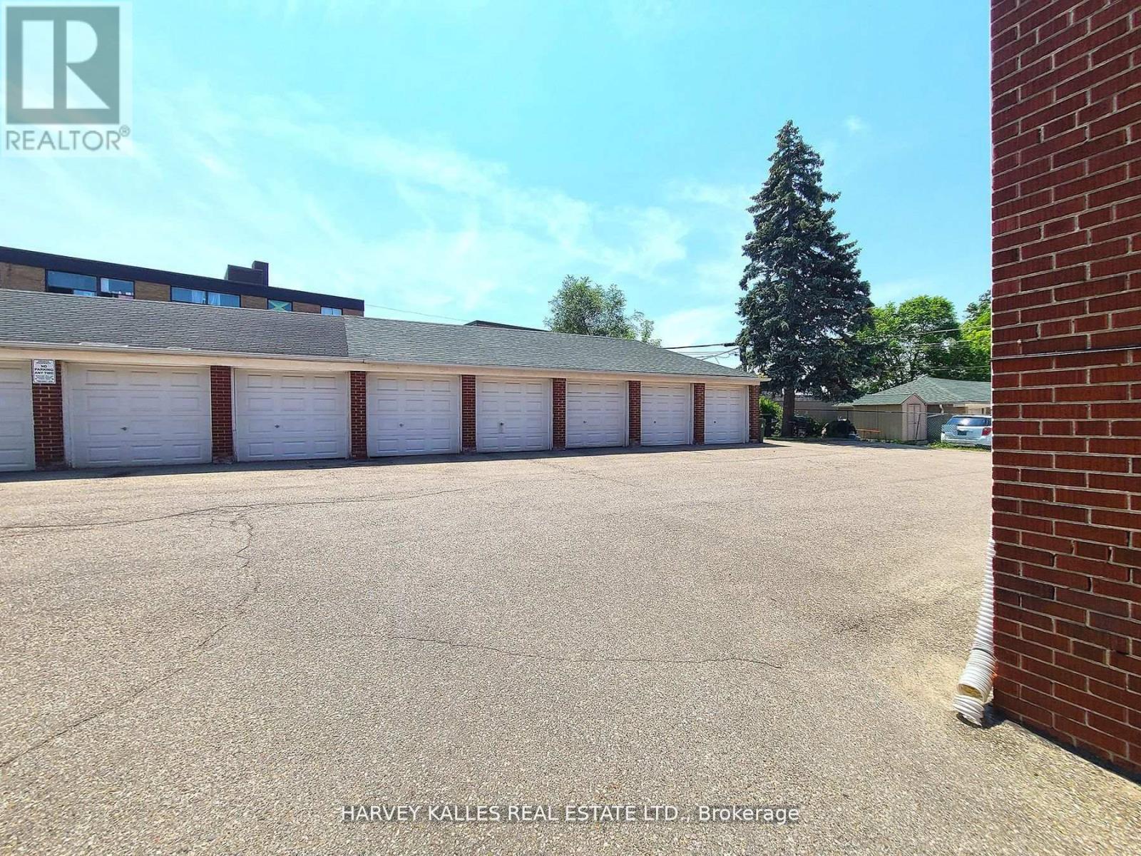 90 Trethewey Drive, Toronto, Ontario  M6M 4B4 - Photo 12 - W12501744