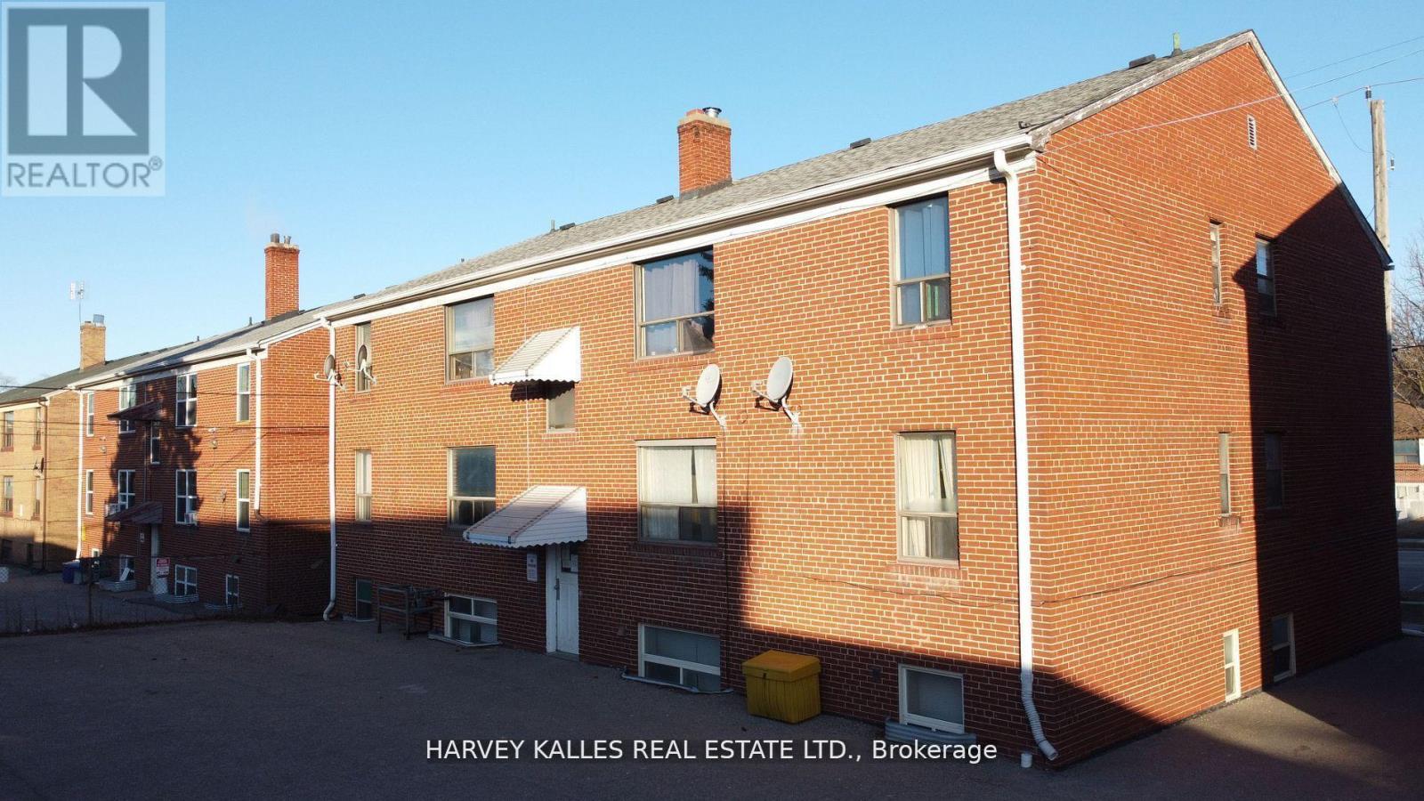 90 Trethewey Drive, Toronto, Ontario  M6M 4B4 - Photo 14 - W12501744