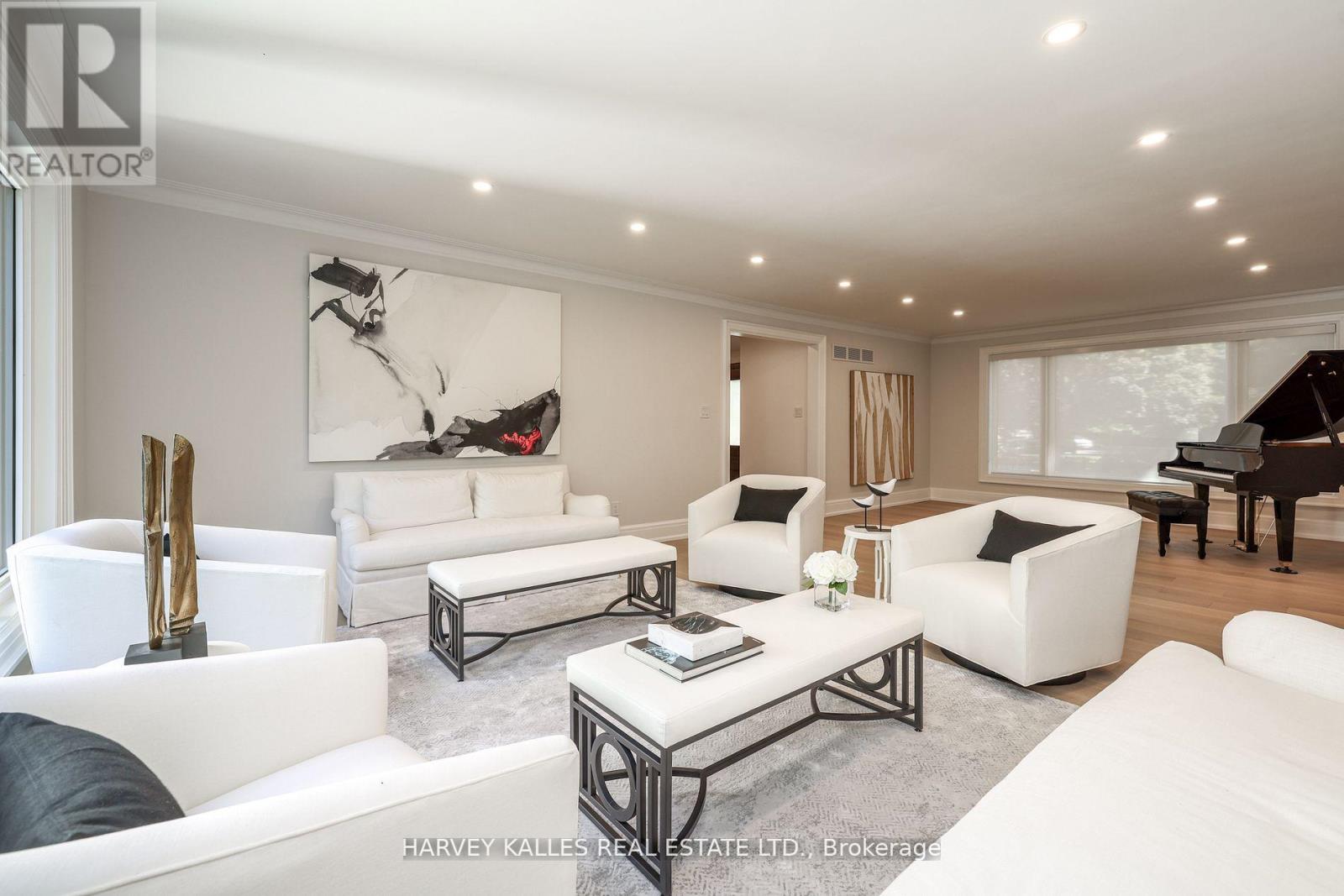 34 Fifeshire Road, Toronto, Ontario  M2L 2G6 - Photo 7 - C12511764