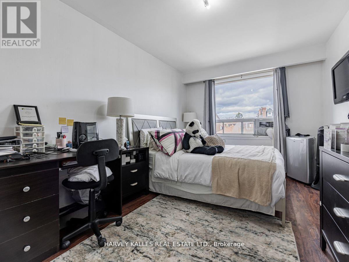 6 Carrington Avenue, Toronto, Ontario  M6E 2C3 - Photo 21 - W12513536