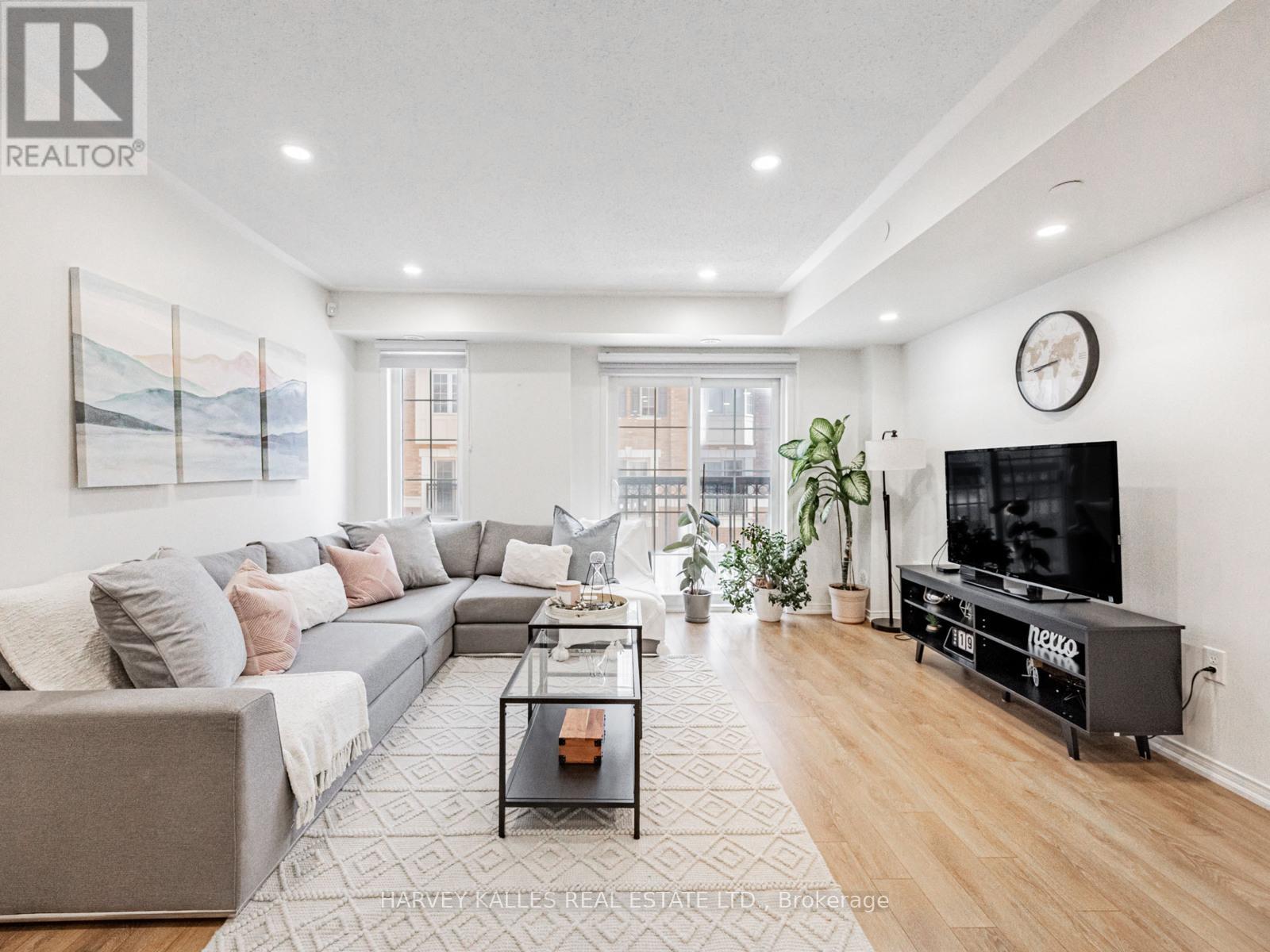 38 Glenstal Path, Oshawa, Ontario  L1L 0L2 - Photo 6 - E12514774