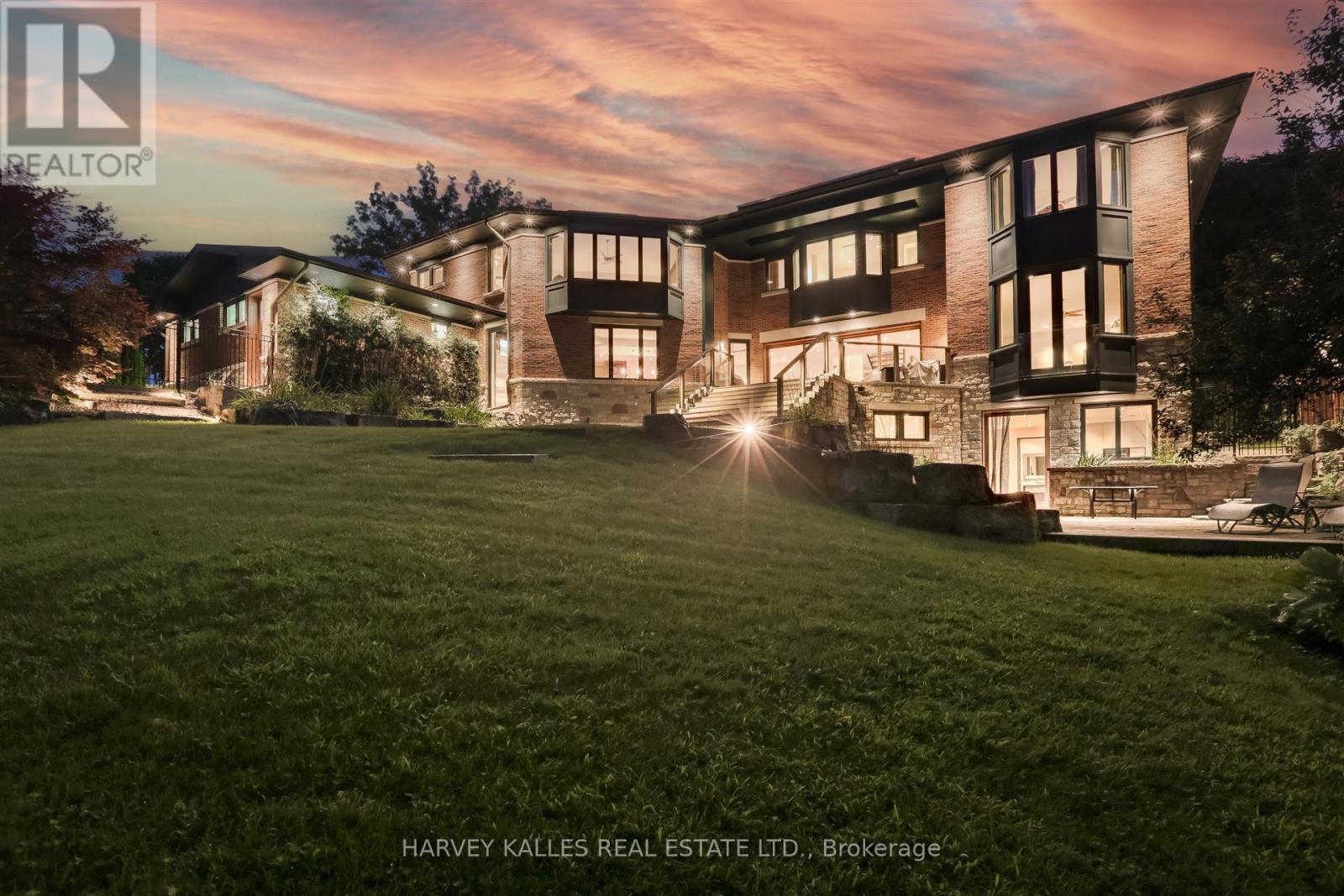 89 KINGSWAY CRESCENT, Toronto, Ontario