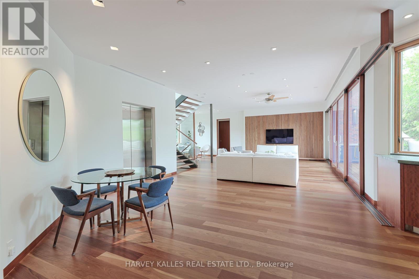 89 Kingsway Crescent, Toronto, Ontario  M8X 2R8 - Photo 10 - W12515228