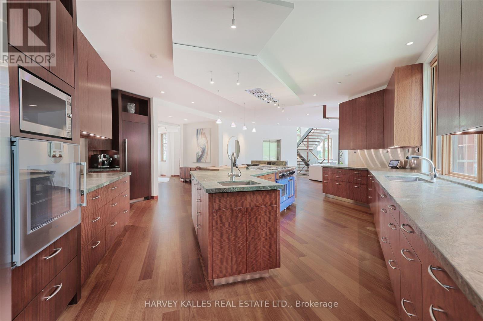 89 Kingsway Crescent, Toronto, Ontario  M8X 2R8 - Photo 14 - W12515228