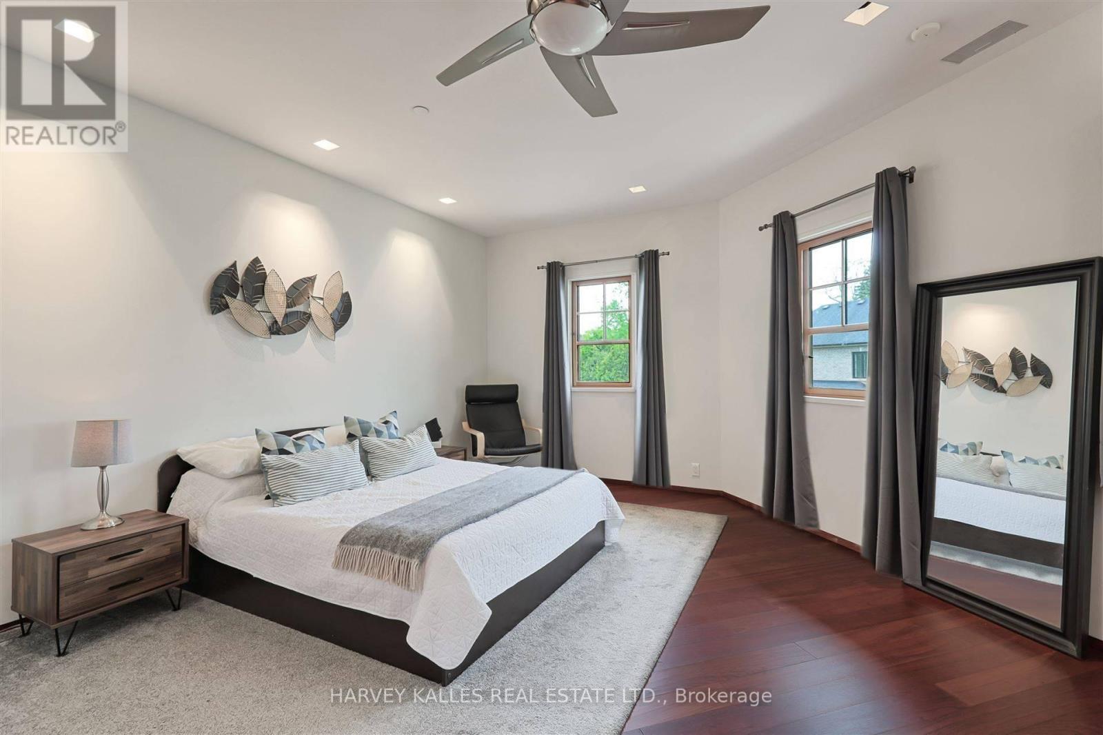 89 Kingsway Crescent, Toronto, Ontario  M8X 2R8 - Photo 24 - W12515228