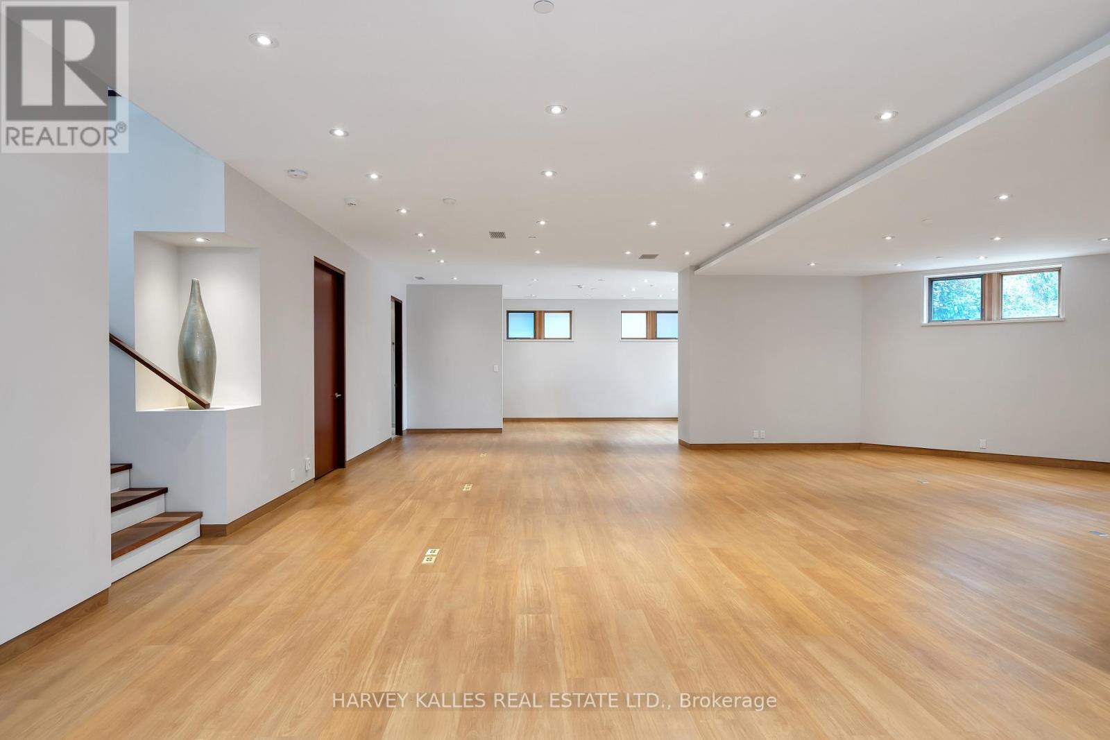 89 Kingsway Crescent, Toronto, Ontario  M8X 2R8 - Photo 26 - W12515228