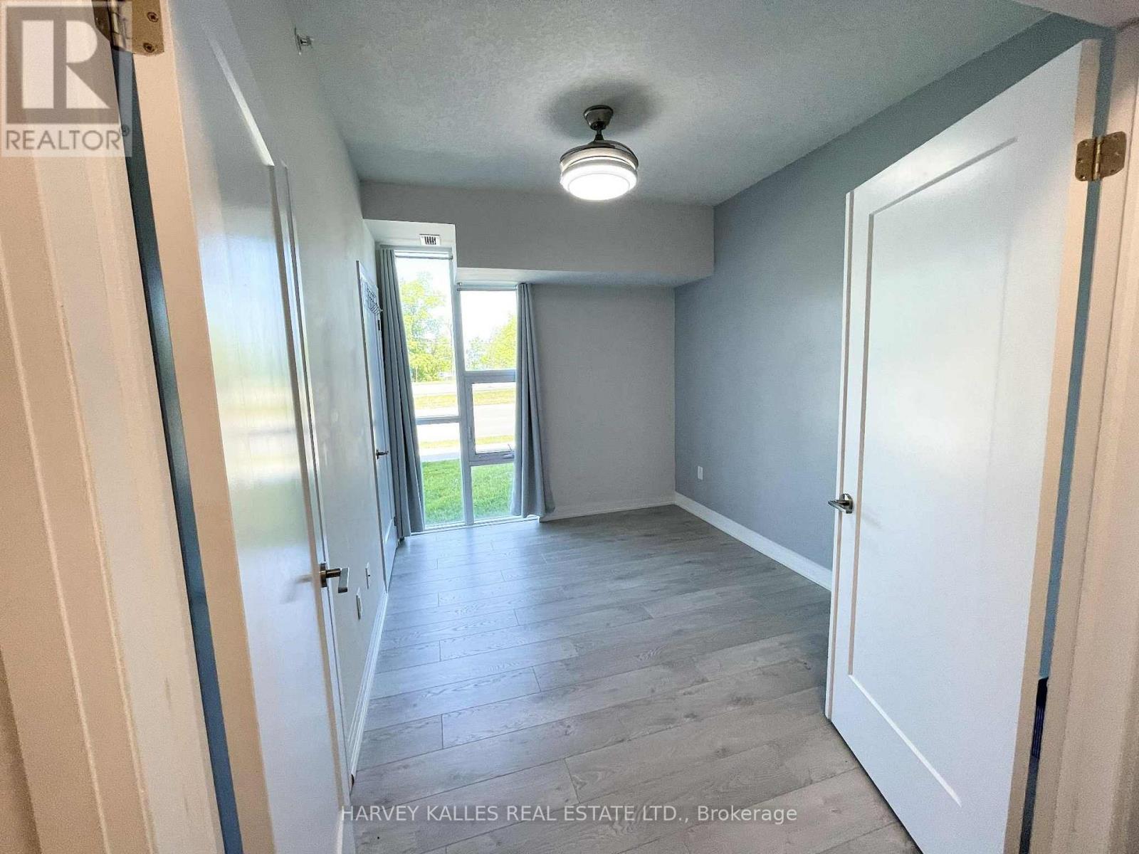 109 - 10 Concord Place, Grimsby, Ontario L3M 0G6 - Photo 10 - X12523926