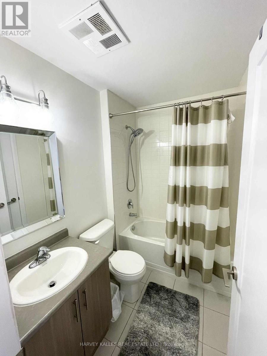 109 - 10 Concord Place, Grimsby, Ontario L3M 0G6 - Photo 12 - X12523926