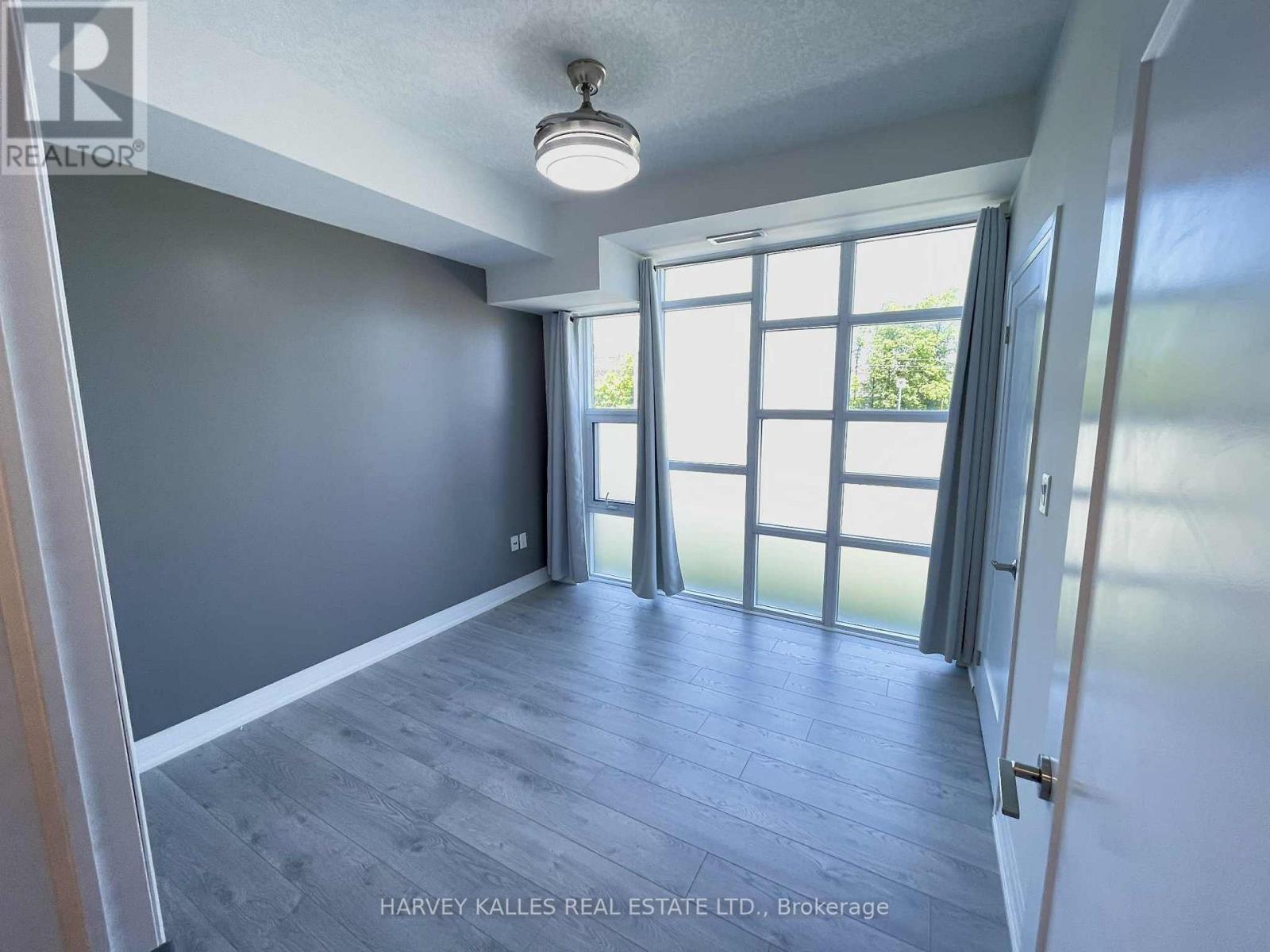 109 - 10 Concord Place, Grimsby, Ontario L3M 0G6 - Photo 14 - X12523926