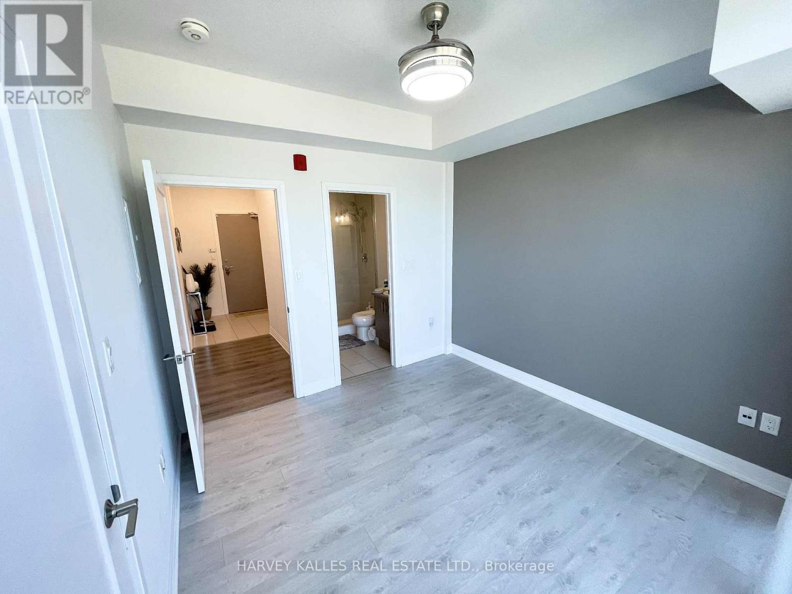 109 - 10 Concord Place, Grimsby, Ontario L3M 0G6 - Photo 15 - X12523926