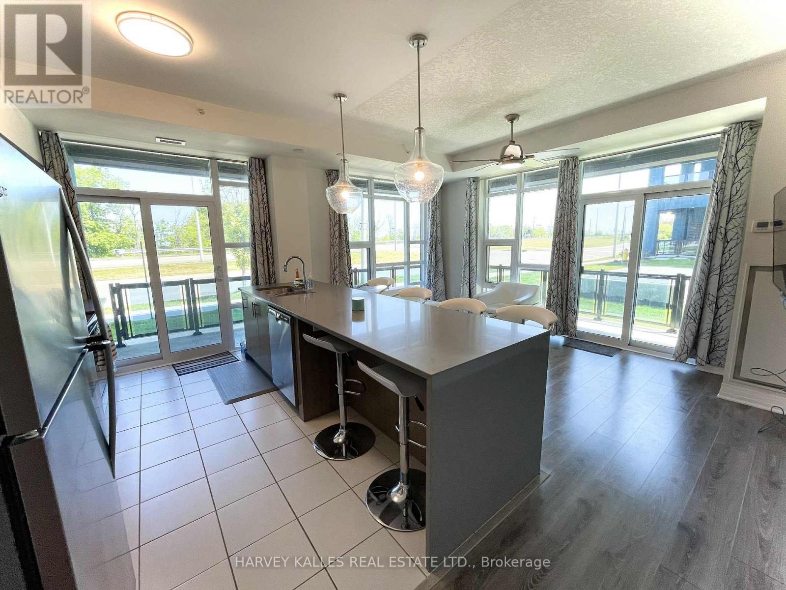 109 - 10 Concord Place, Grimsby, Ontario L3M 0G6 - Photo 6 - X12523926