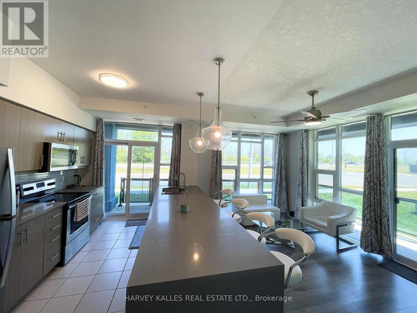 109 - 10 Concord Place, Grimsby, Ontario L3M 0G6 - Photo 8 - X12523926