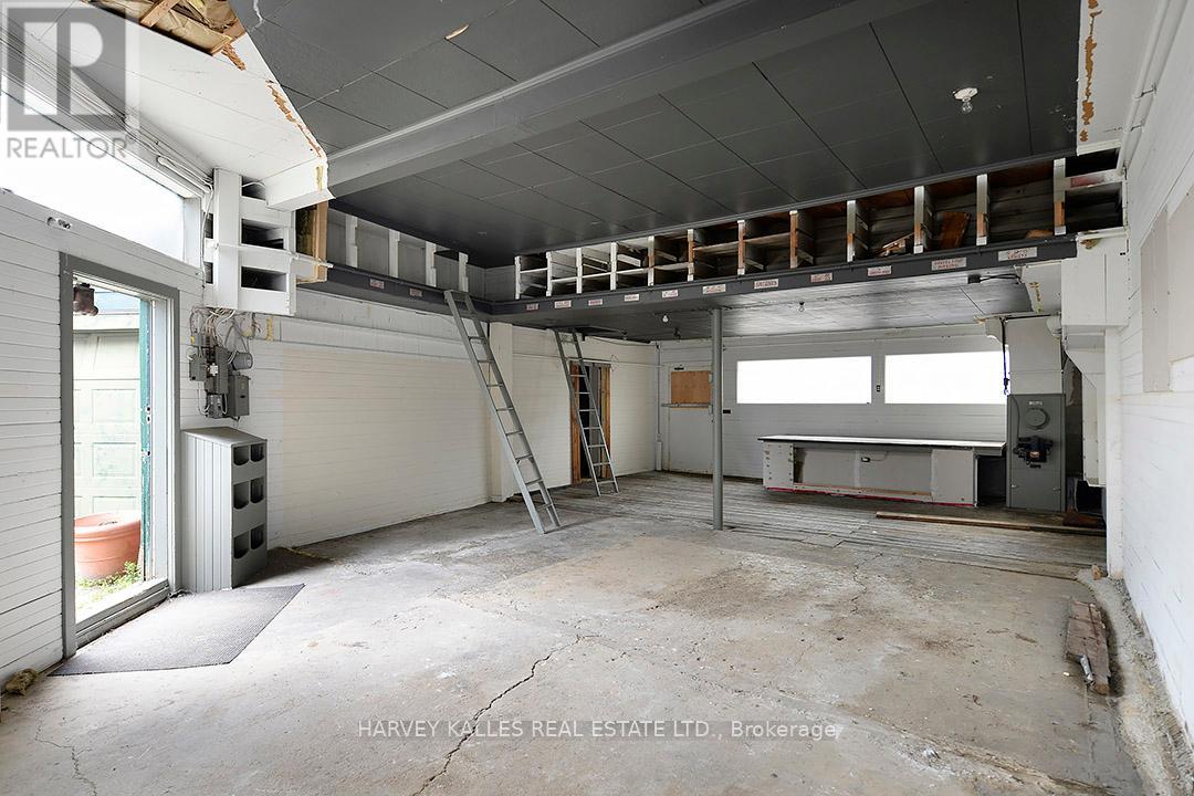 Rear - 792 Ossington Avenue, Toronto, Ontario M6G 3V1 - Photo 2 - W12529488