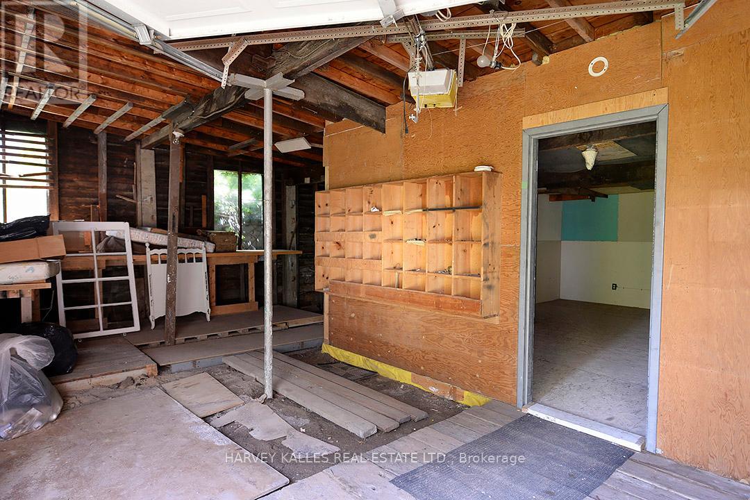 Rear - 792 Ossington Avenue, Toronto, Ontario M6G 3V1 - Photo 4 - W12529488