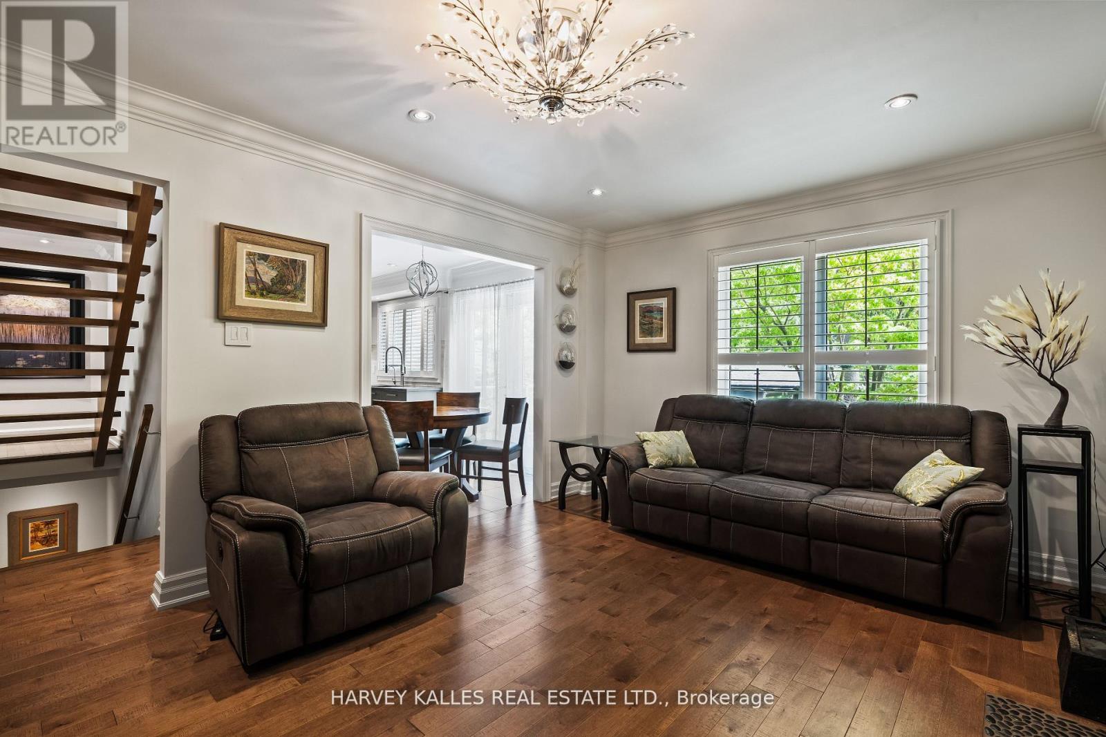 1268 Cermel Drive W, Mississauga, Ontario L5H 3V4 - Photo 14 - W12536360