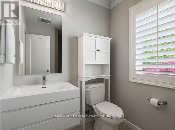 1268 Cermel Drive W, Mississauga, Ontario L5H 3V4 - Photo 19 - W12536360