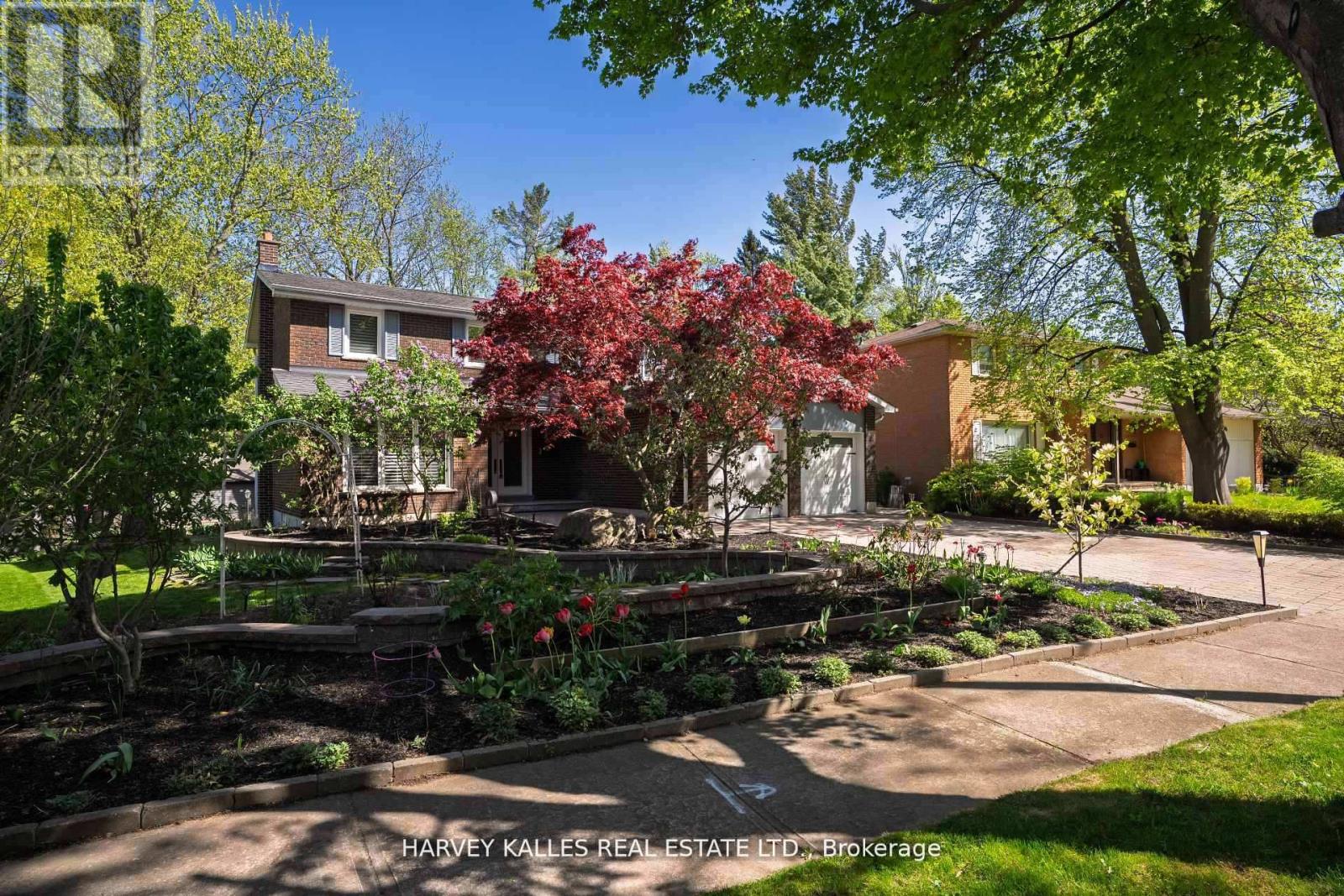 1268 Cermel Drive W, Mississauga, Ontario L5H 3V4 - Photo 2 - W12536360