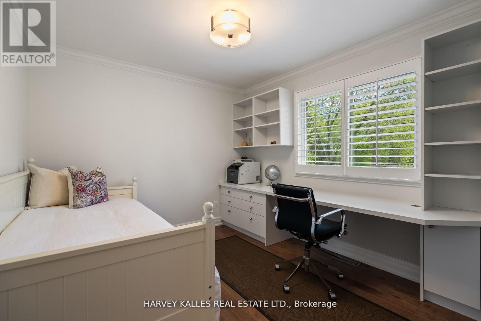 1268 Cermel Drive W, Mississauga, Ontario L5H 3V4 - Photo 21 - W12536360